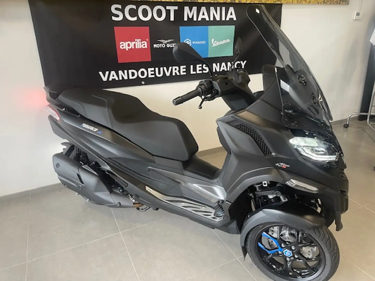 Piaggio MP3 400 Noir - 2