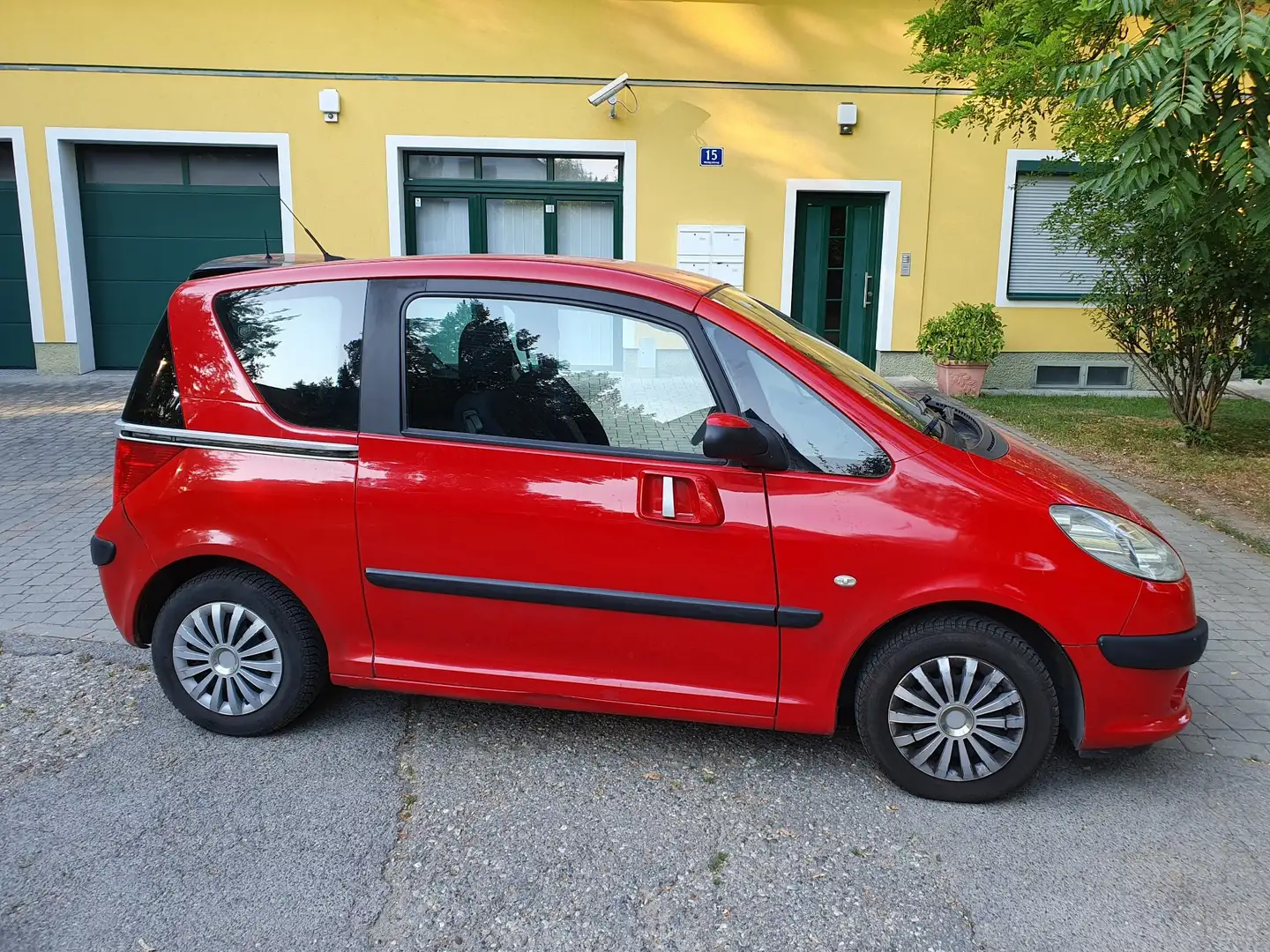 Peugeot 1007 Trendy 1,4 pickerl mit überzug bis 01.2027 Rot - 1