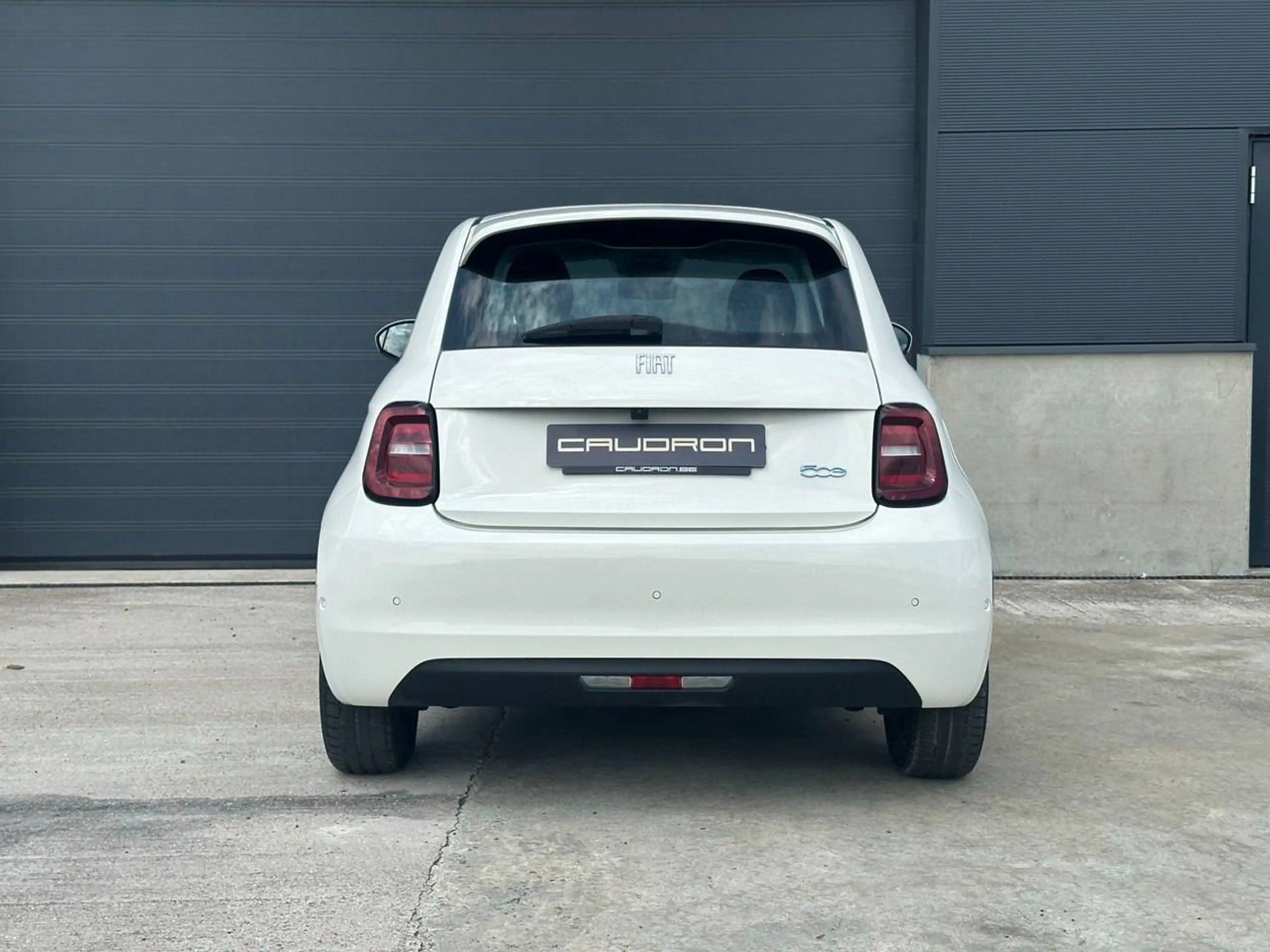 Fiat 500e LONG RANGE 300KM / CARPLAY - ALU - 9.000 KM - LANE CONTROL — photo 6