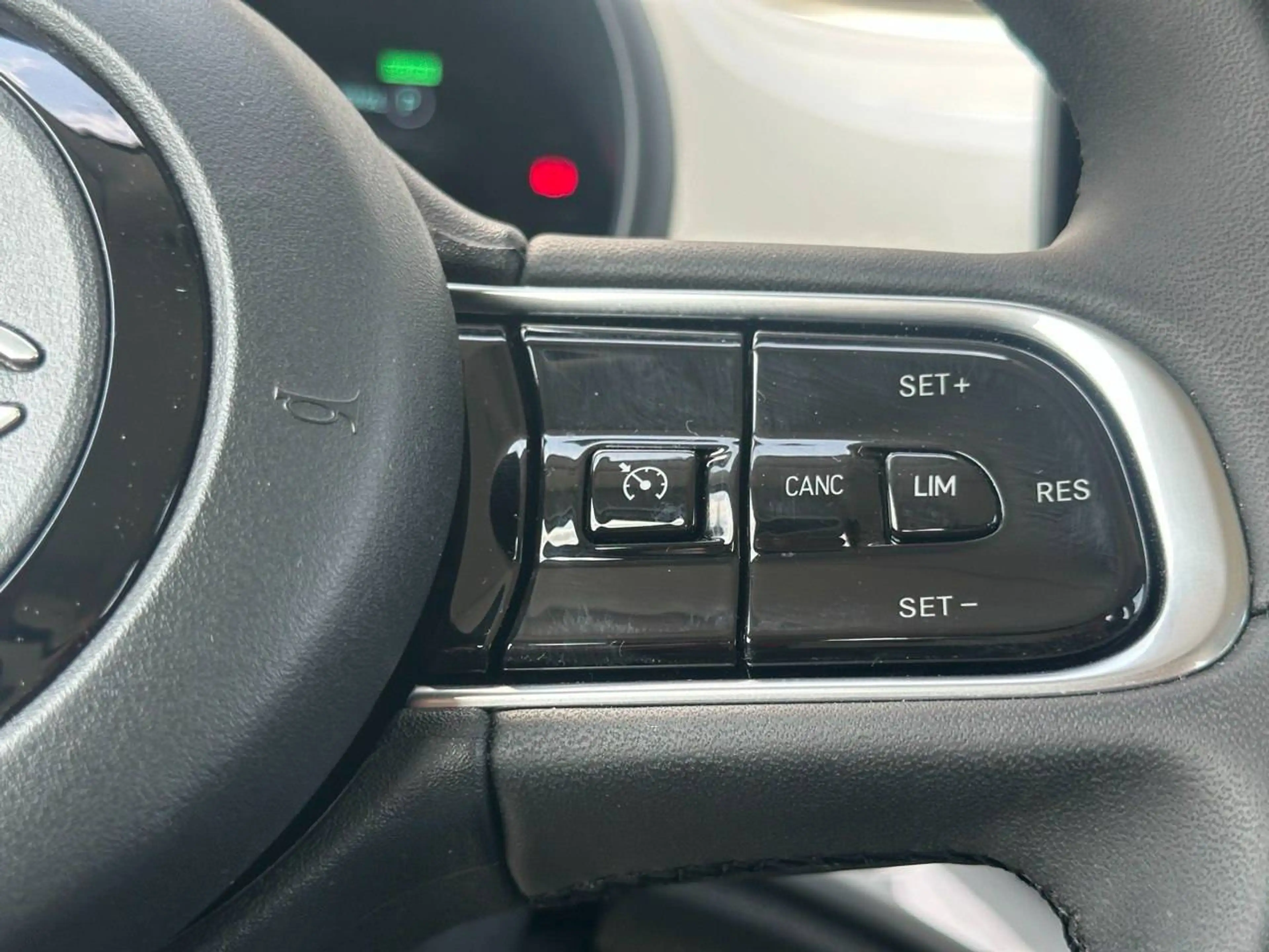 Fiat 500e LONG RANGE 300KM / CARPLAY - ALU - 9.000 KM - LANE CONTROL — photo 11