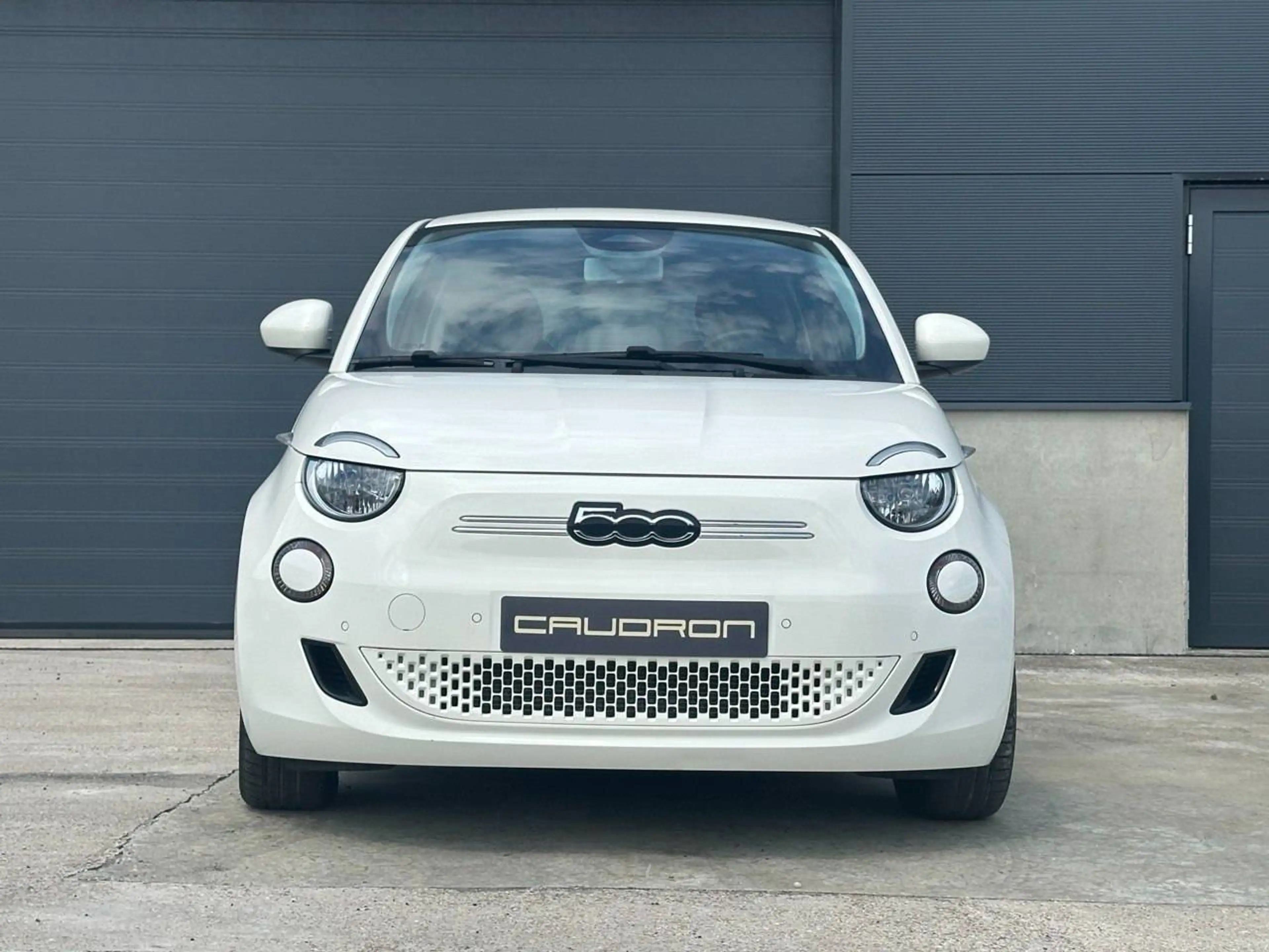 Fiat 500e LONG RANGE 300KM / CARPLAY - ALU - 9.000 KM - LANE CONTROL — photo 5