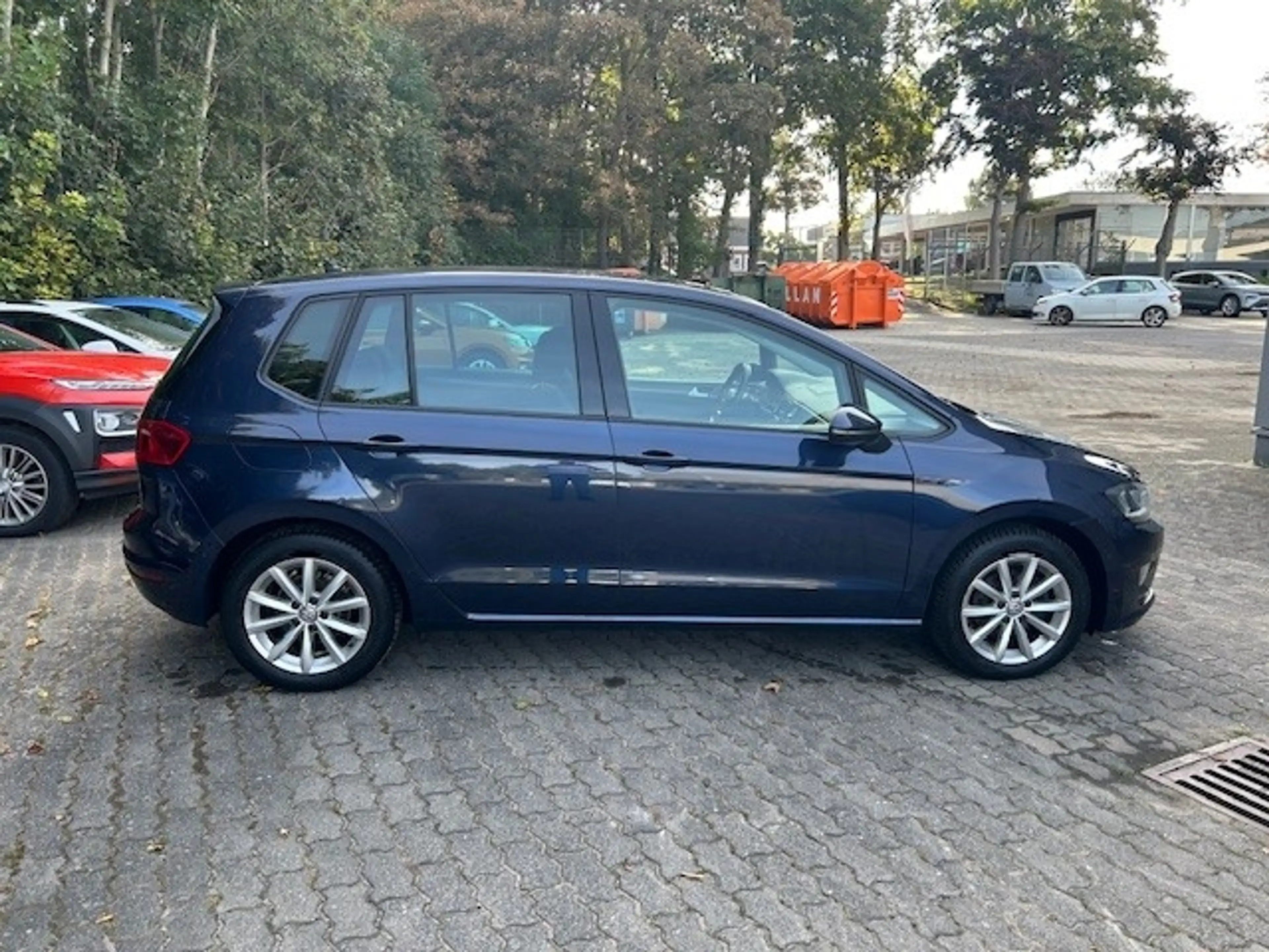 Volkswagen Golf Sportsvan BMT Start-Stop Lounge 1.6 TDI StandHZG Bi-Xenon Dy — photo 5