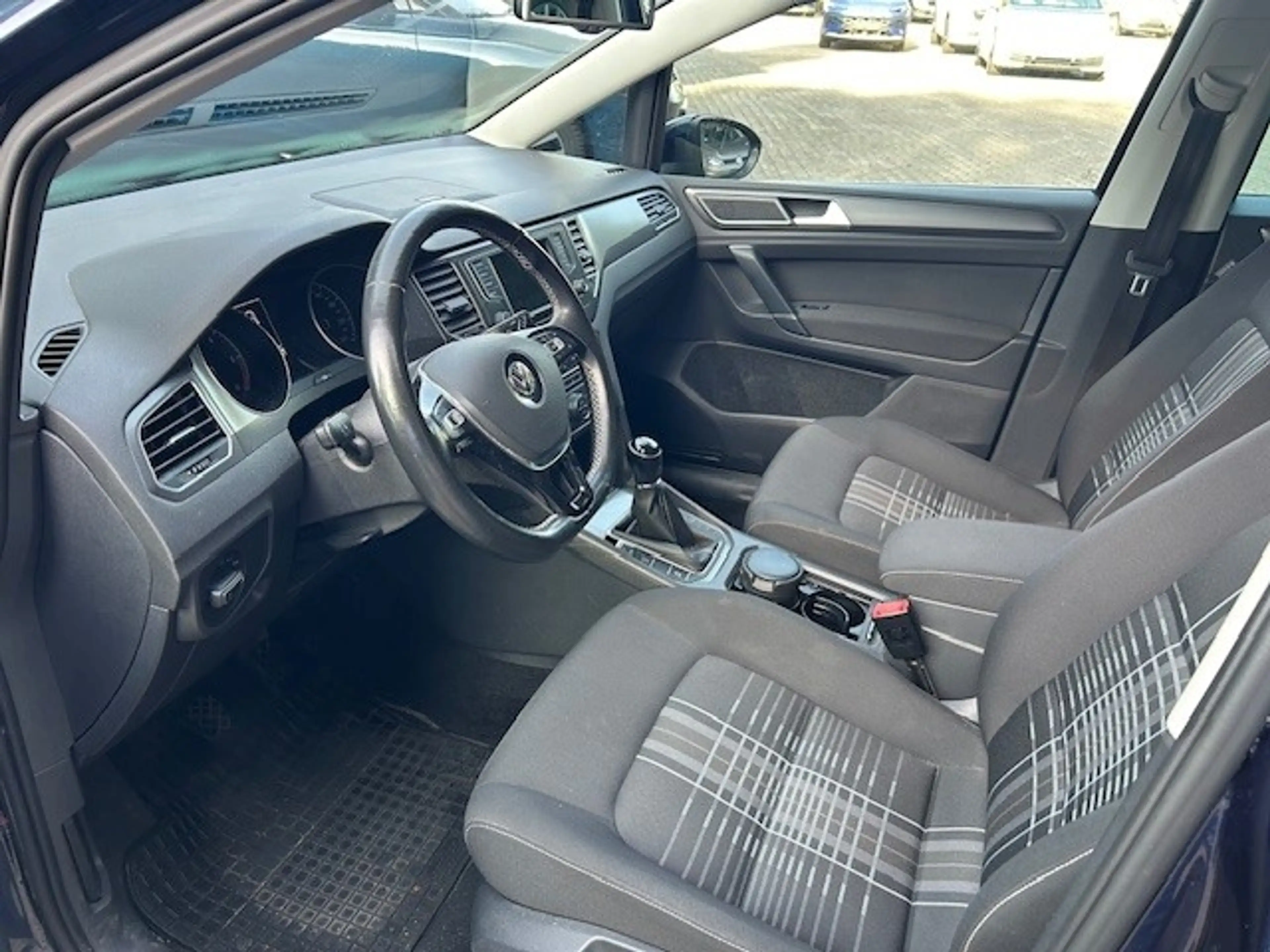 Volkswagen Golf Sportsvan BMT Start-Stop Lounge 1.6 TDI StandHZG Bi-Xenon Dy — photo 7