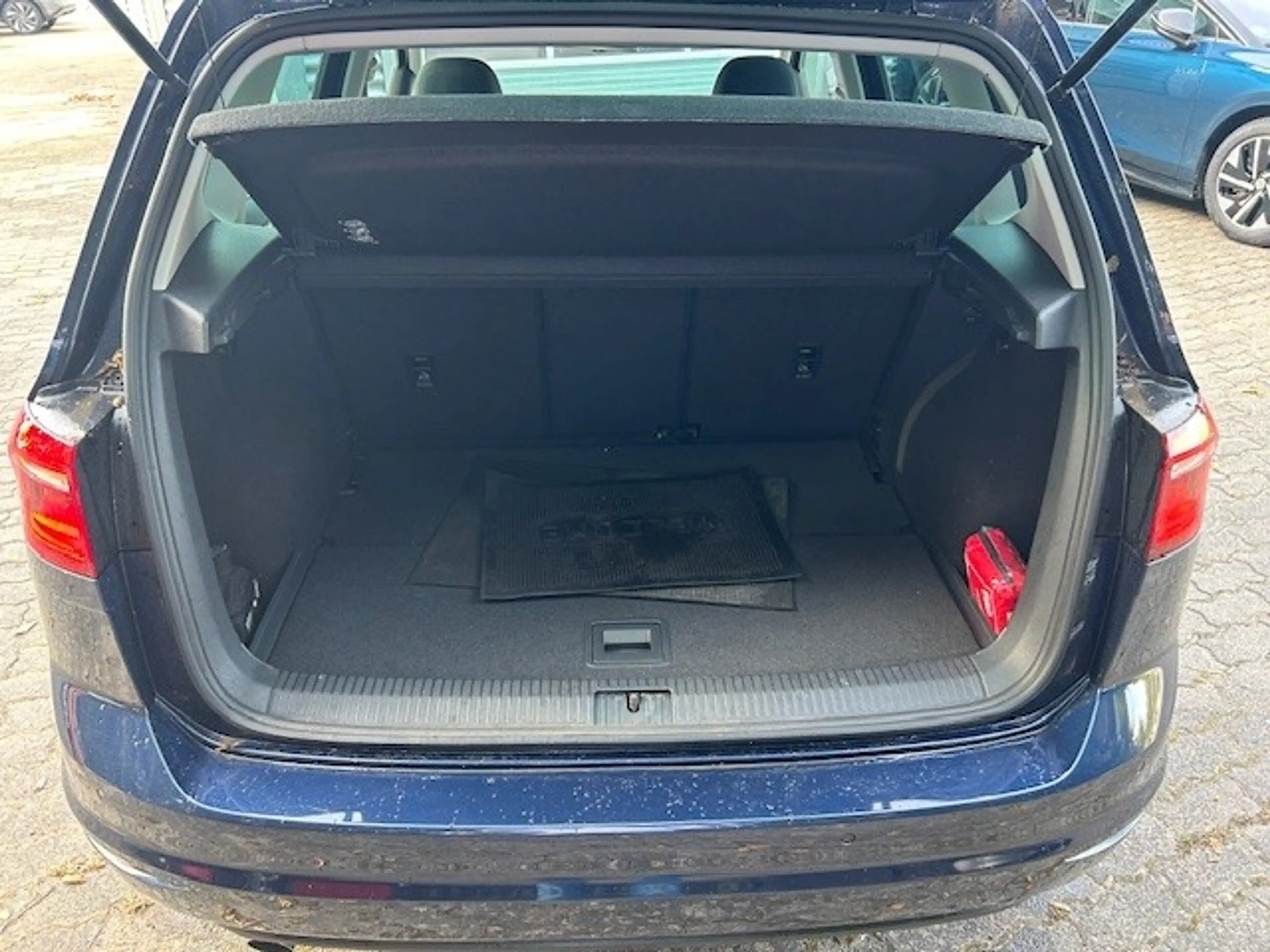Volkswagen Golf Sportsvan BMT Start-Stop Lounge 1.6 TDI StandHZG Bi-Xenon Dy — photo 9