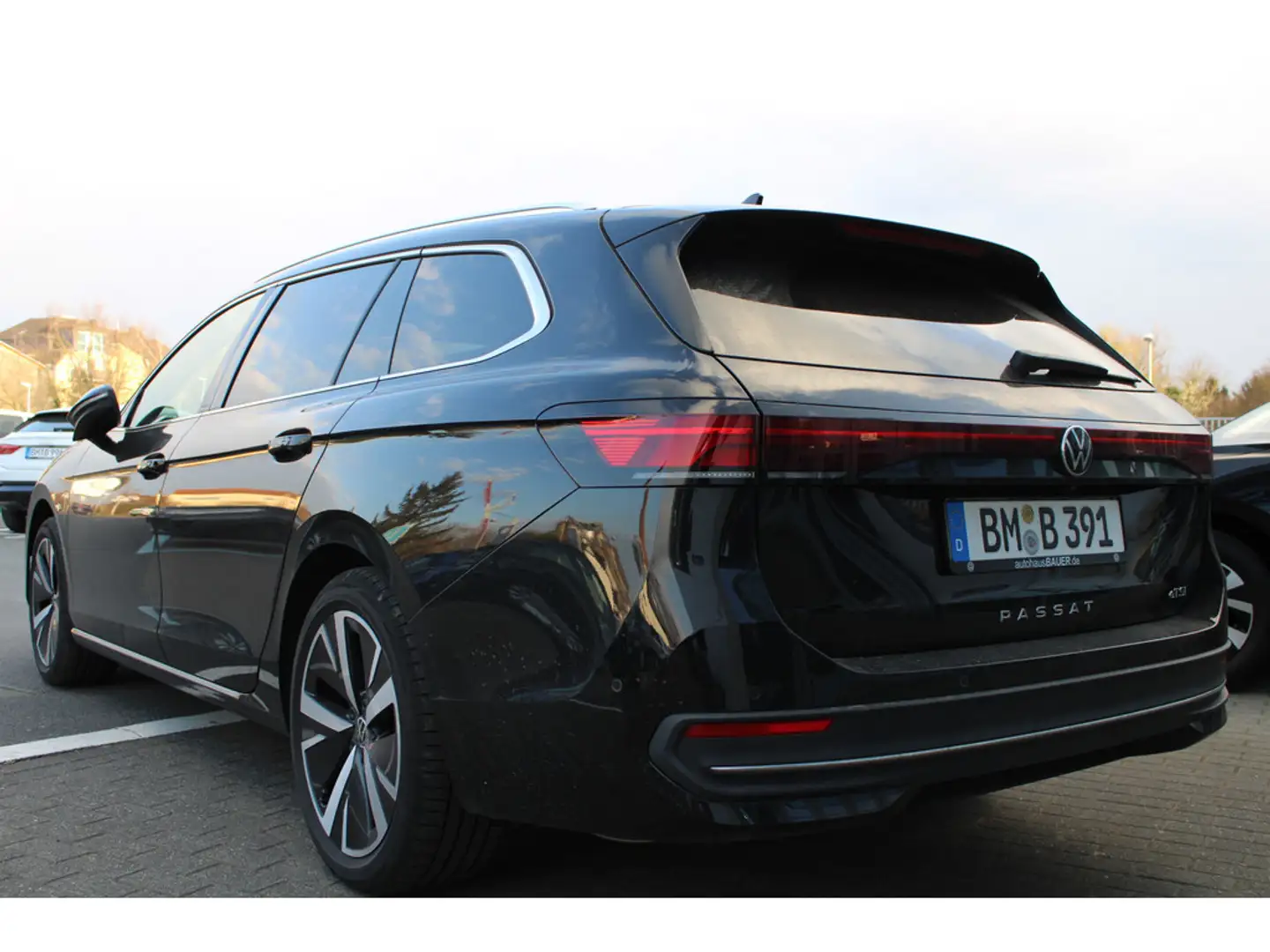 Volkswagen Passat Variant 1.5l eTSI Business *Winterpaket,LED,DigitalCockpit Schwarz - 2