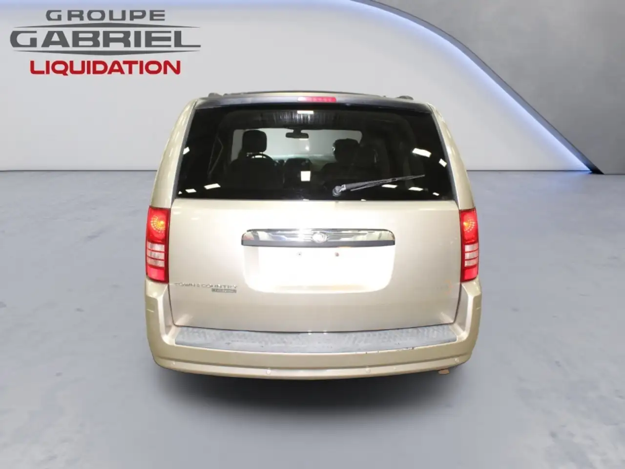 Chrysler Town & Country снимка Chrysler Town & Country
