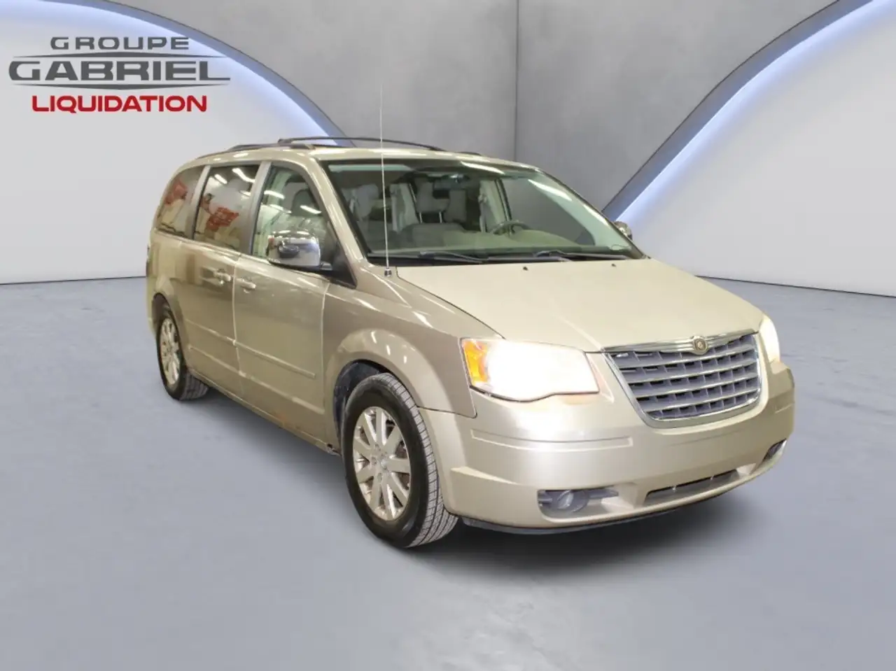 Chrysler Town & Country снимка Chrysler Town & Country