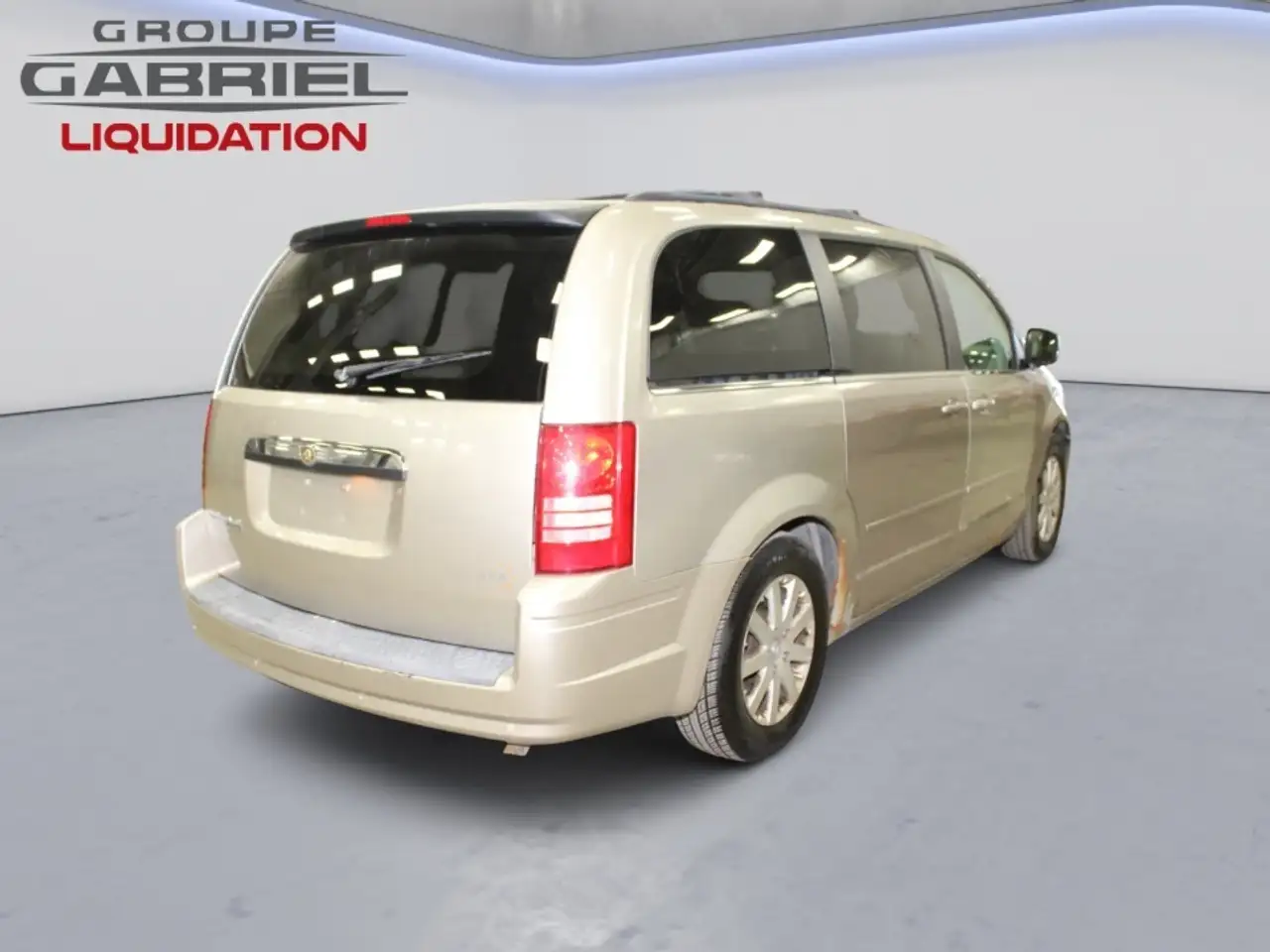 Chrysler Town & Country снимка Chrysler Town & Country