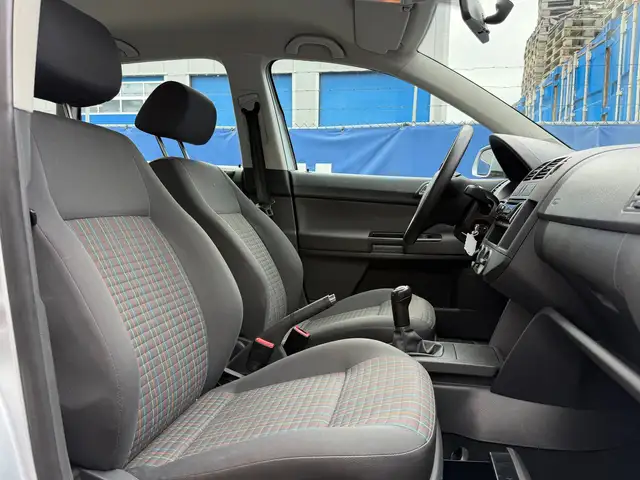 Volkswagen Polo view 9