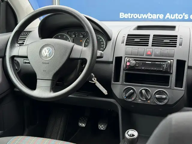 Volkswagen Polo view 16