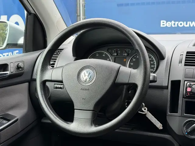 Volkswagen Polo view 22