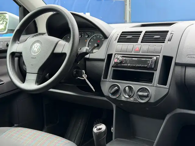 Volkswagen Polo view 7