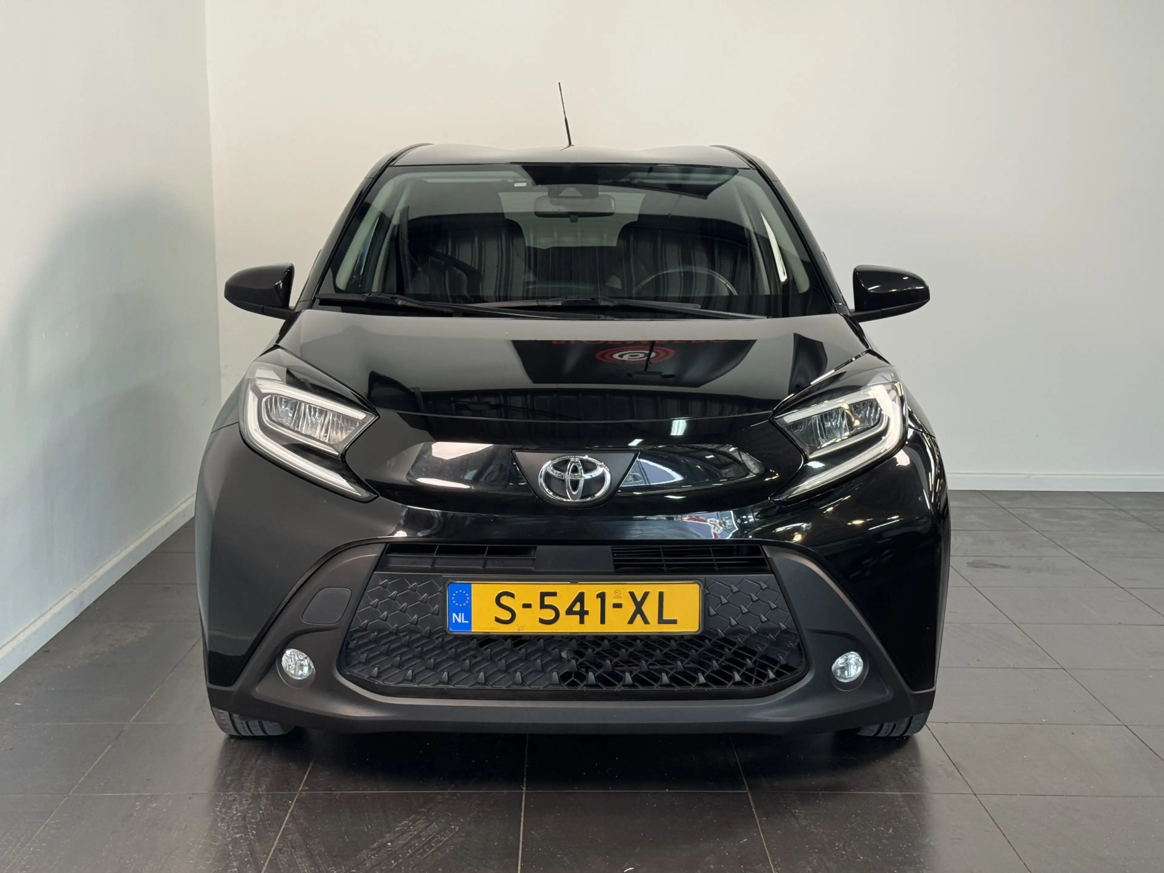 Toyota Aygo X 1.0 VVT-i MT first | CarPlay | Achteruitrijcamera — photo 3