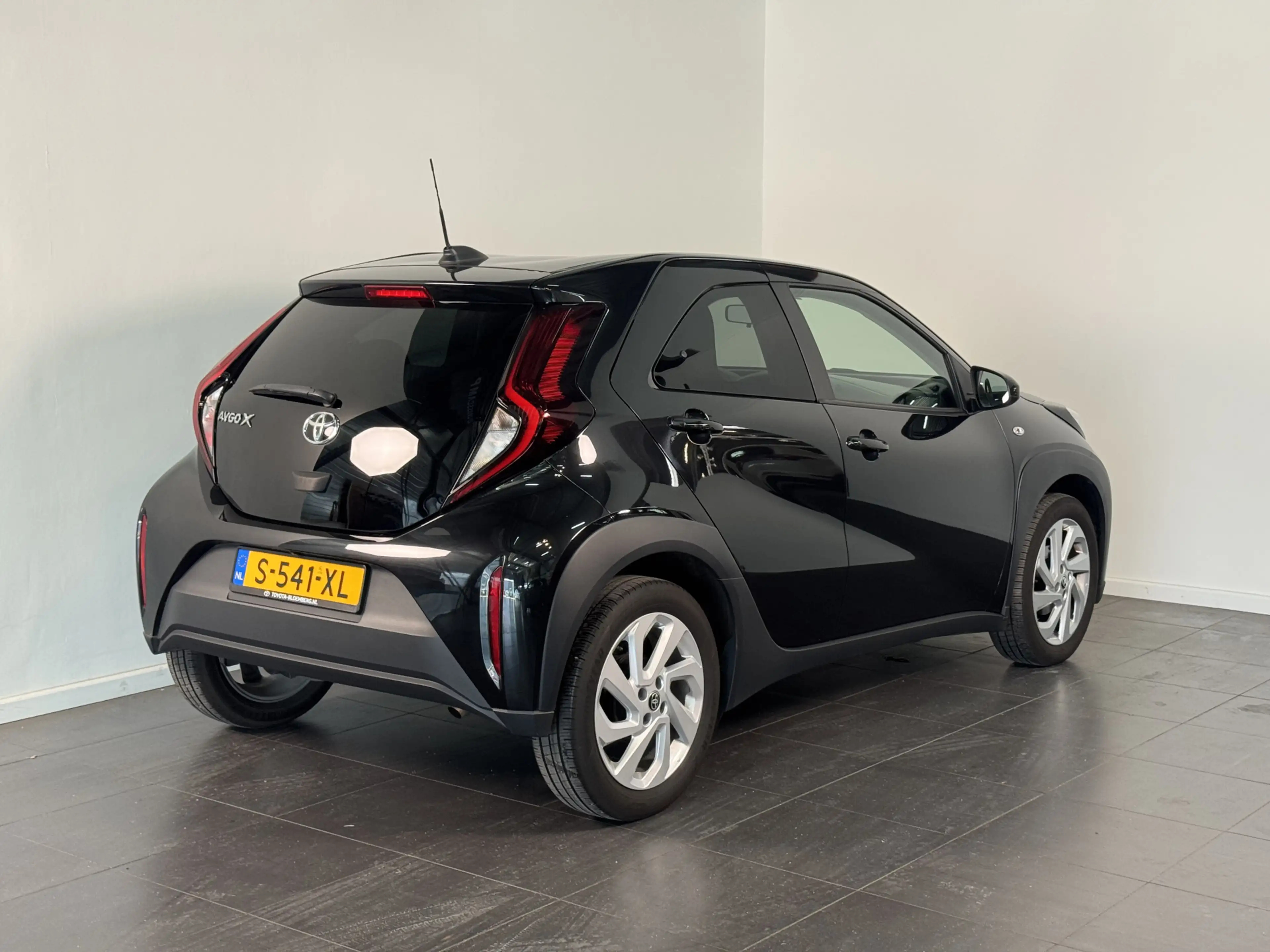 Toyota Aygo X 1.0 VVT-i MT first | CarPlay | Achteruitrijcamera — photo 6