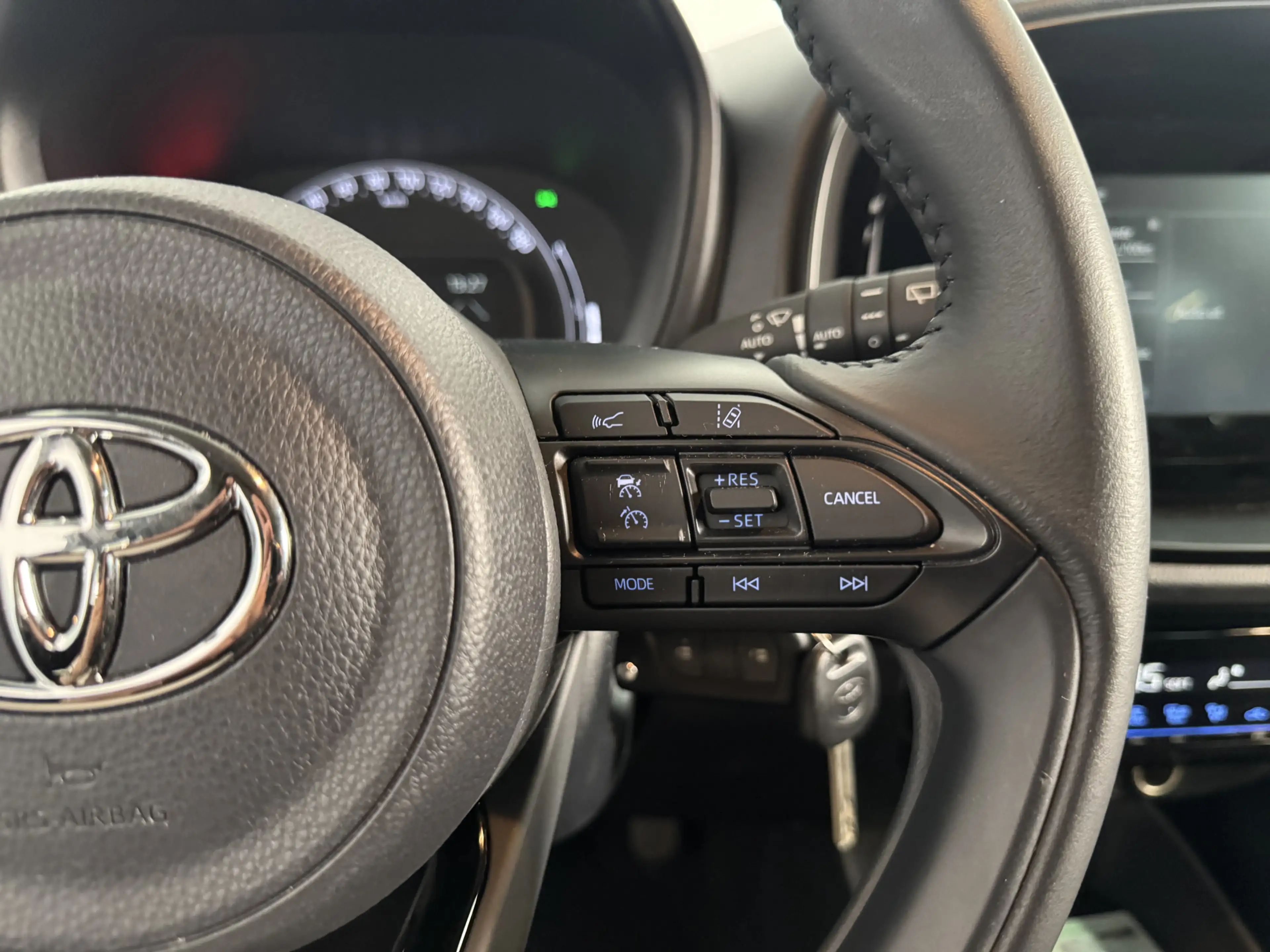 Toyota Aygo X 1.0 VVT-i MT first | CarPlay | Achteruitrijcamera — photo 11