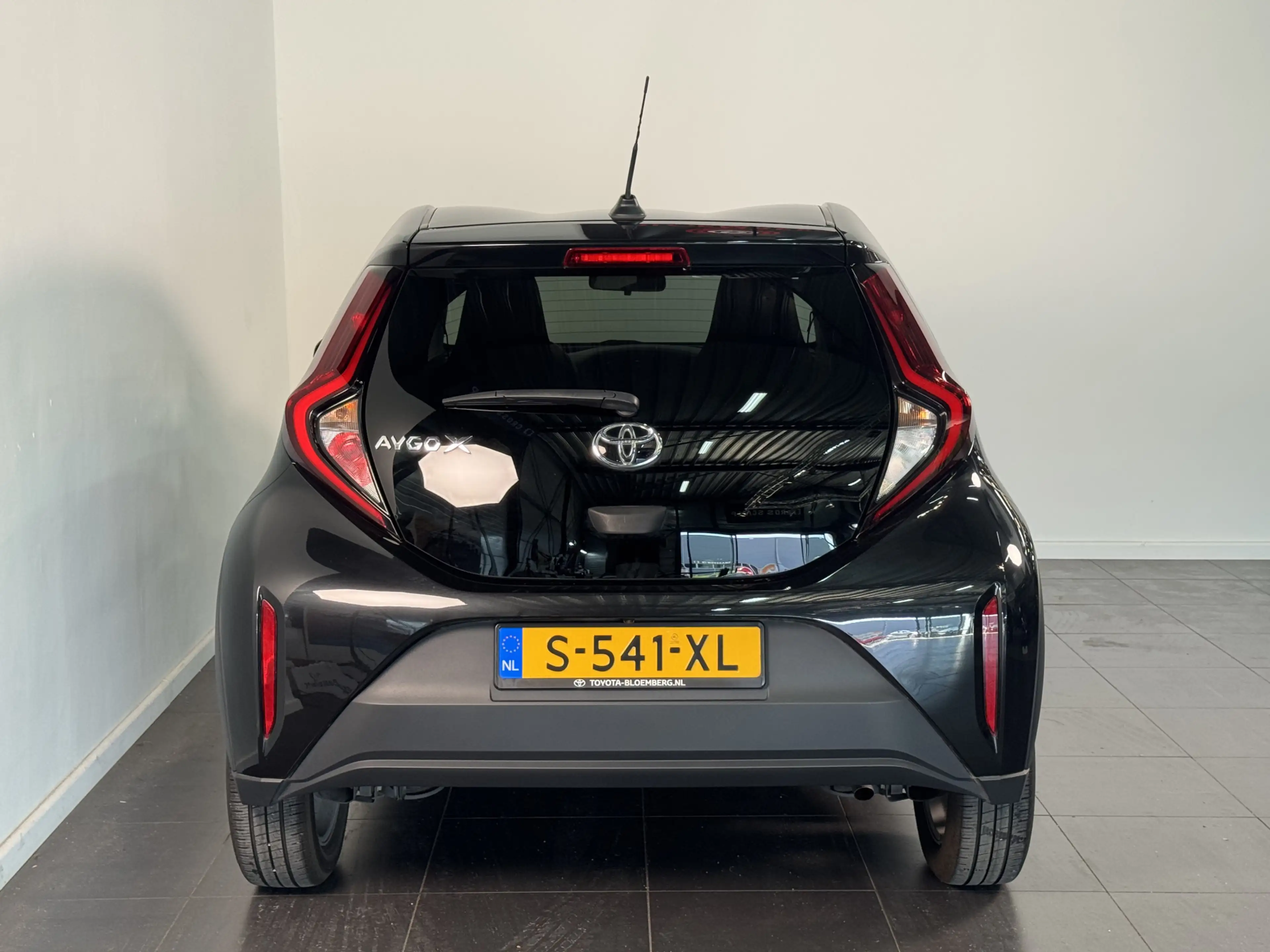 Toyota Aygo X 1.0 VVT-i MT first | CarPlay | Achteruitrijcamera — photo 7
