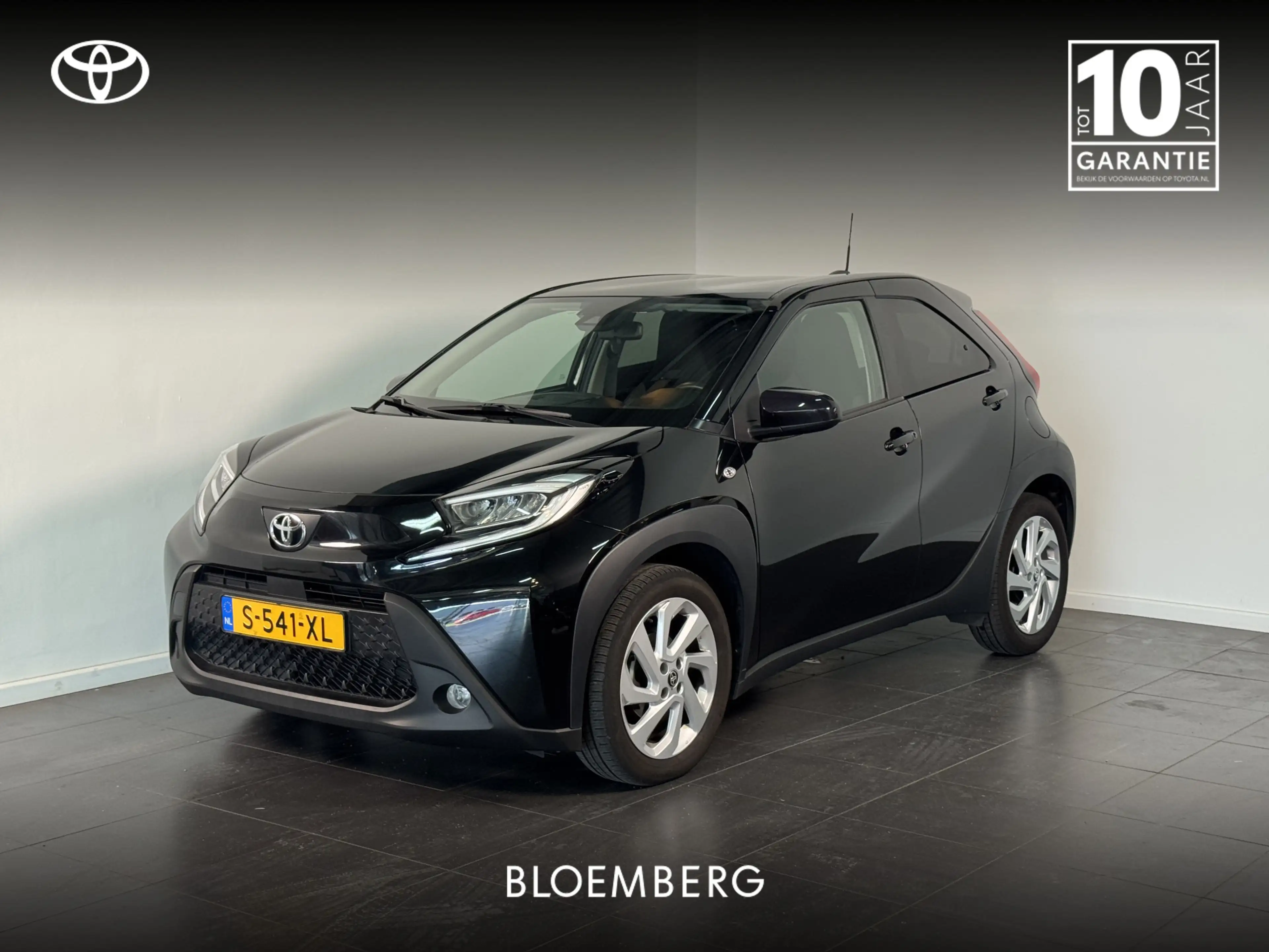 Toyota Aygo X 1.0 VVT-i MT first | CarPlay | Achteruitrijcamera