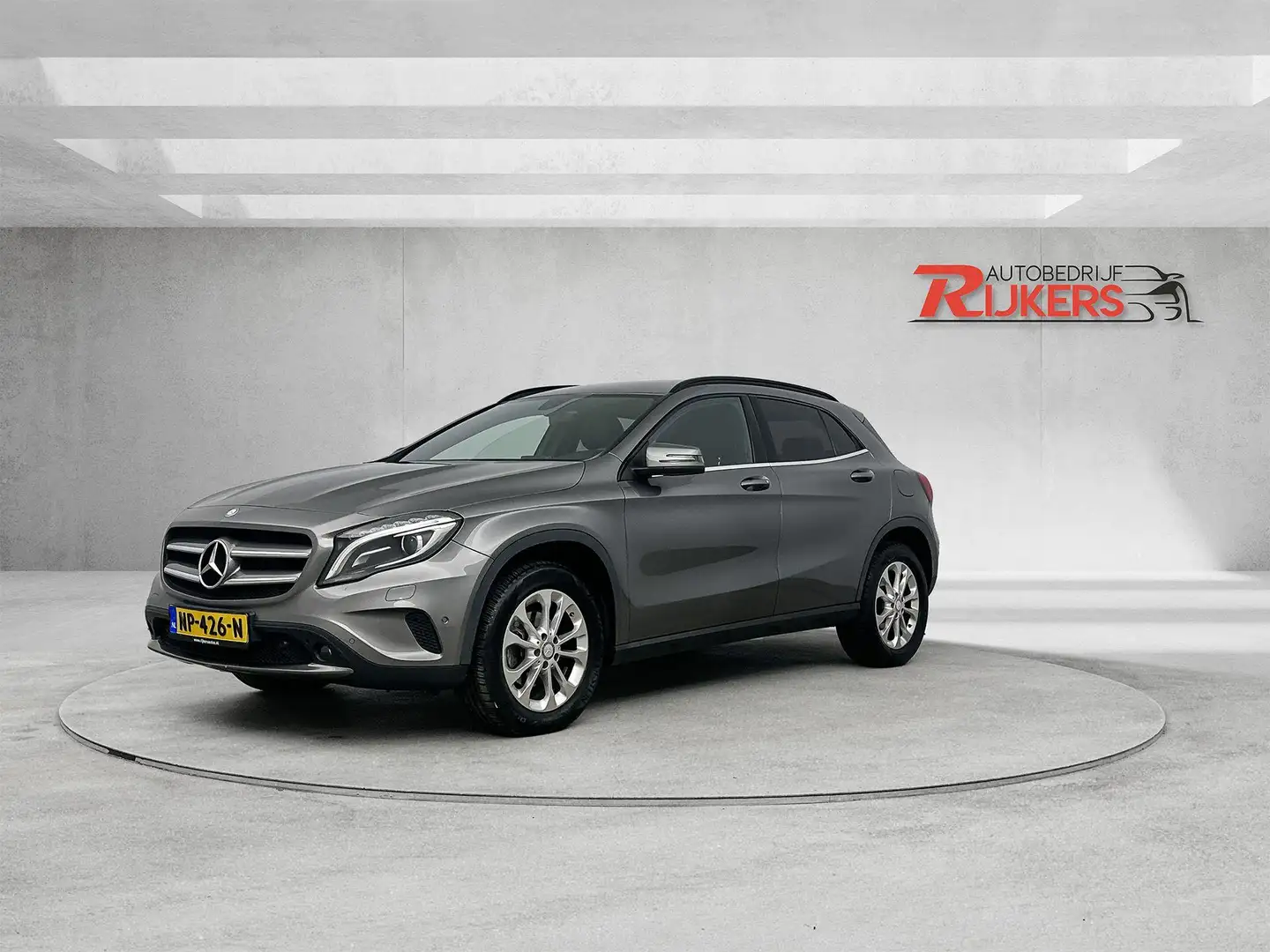 Mercedes-Benz GLA 200 Ambition Automaat,Cruise Control,Navigatie,Stoelve Grijs - 1