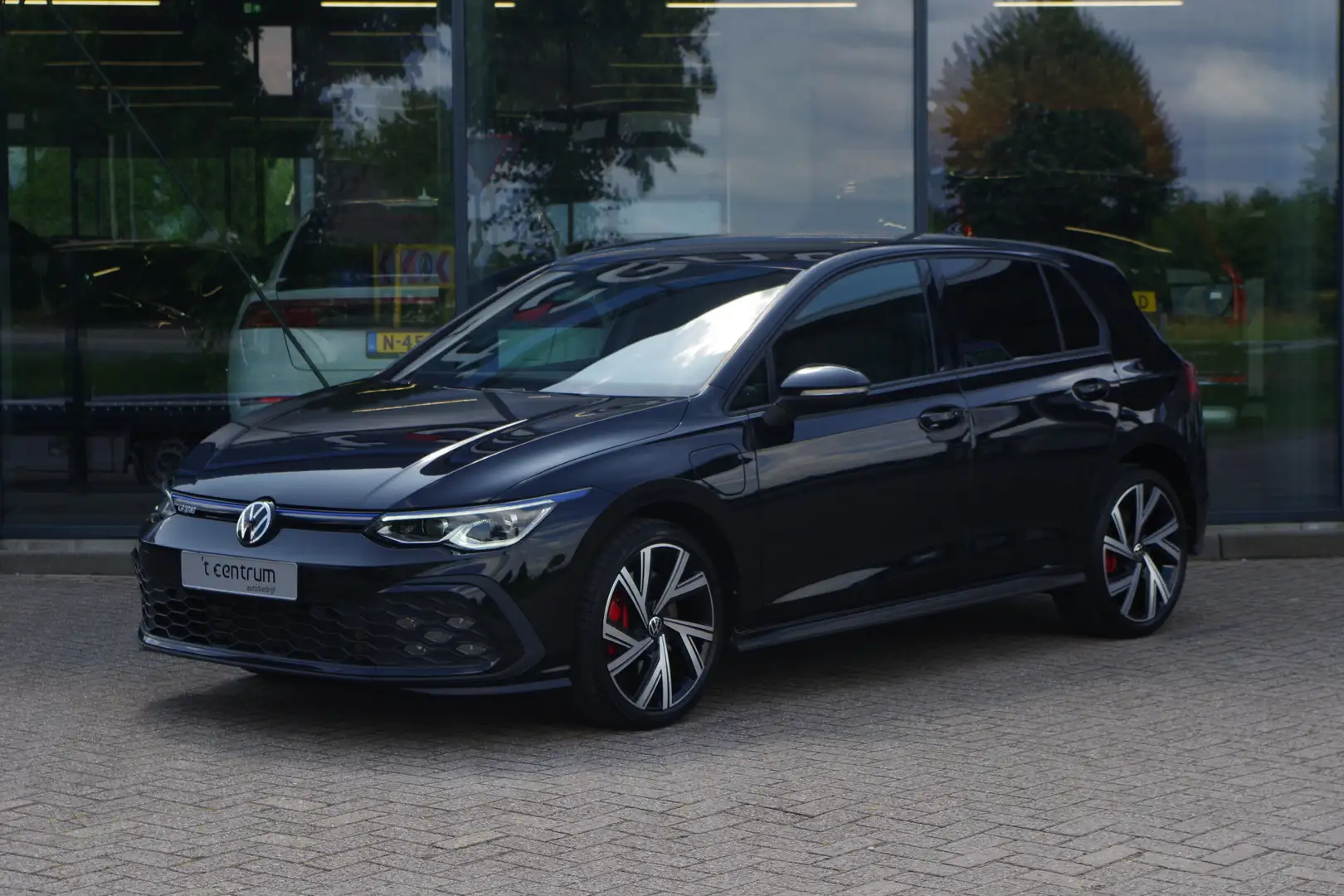 Volkswagen Golf GTE 1.4 eHybrid 245 PK PHEV, Winterpakket, Carplay, Ad Argent - 1