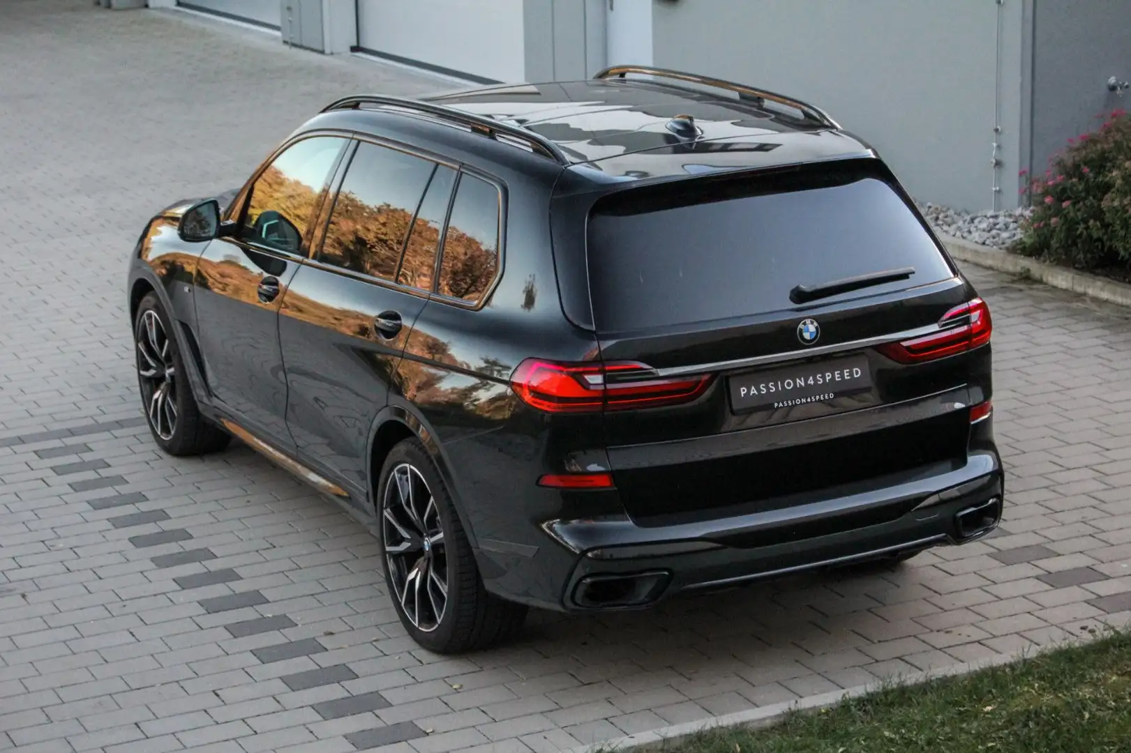 BMW X7 xDrive 40 d M Sport Schwarz - 2