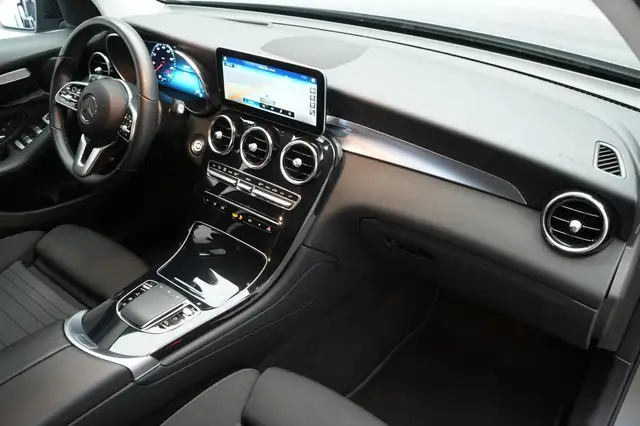 Mercedes-Benz GLC view 7