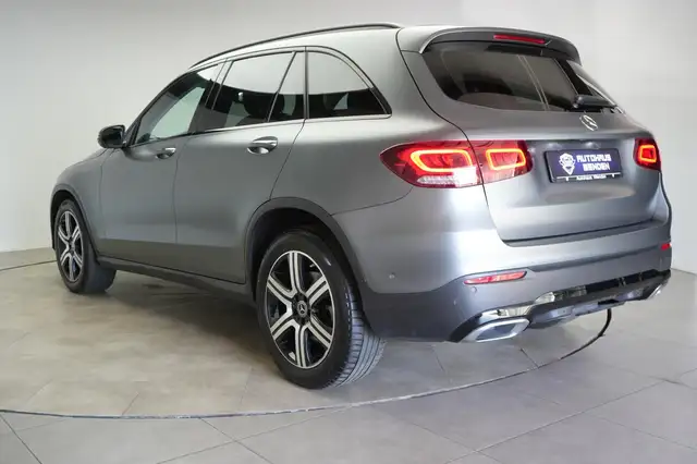 Mercedes-Benz GLC view 4