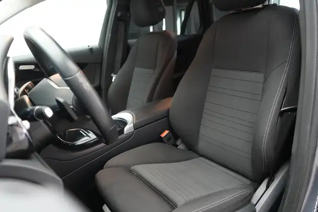 Mercedes-Benz GLC view 12
