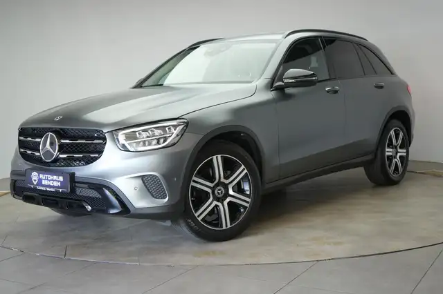 Mercedes-Benz GLC view 3