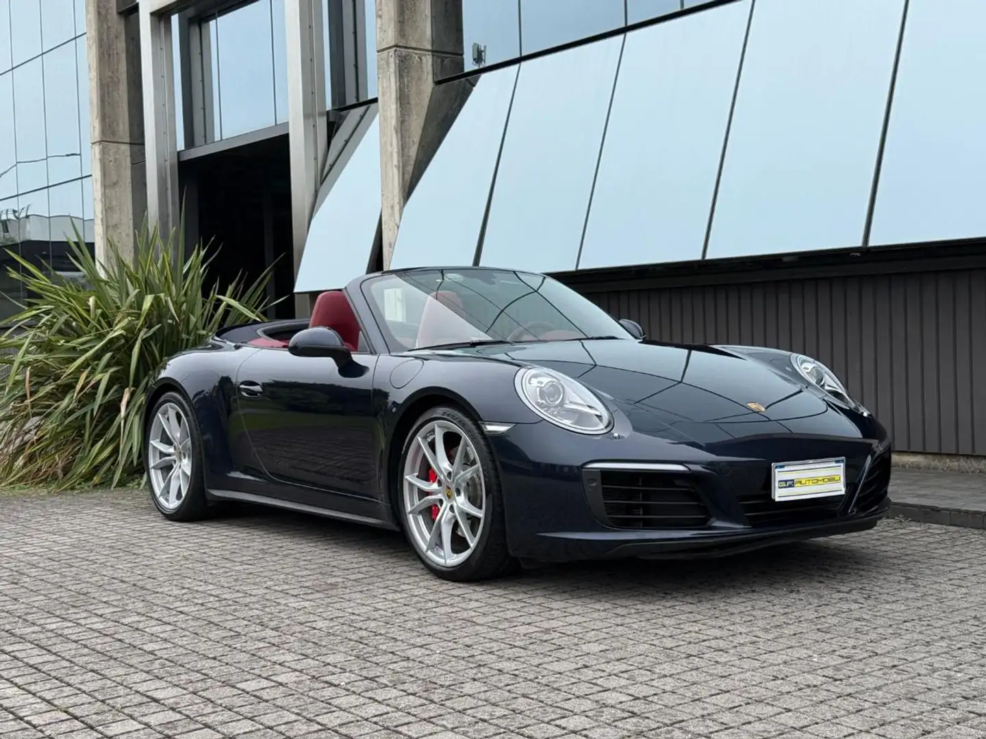 Porsche 991 Carrera 4S Cabrio * CHRONO * APPROVED * Bleu - 2