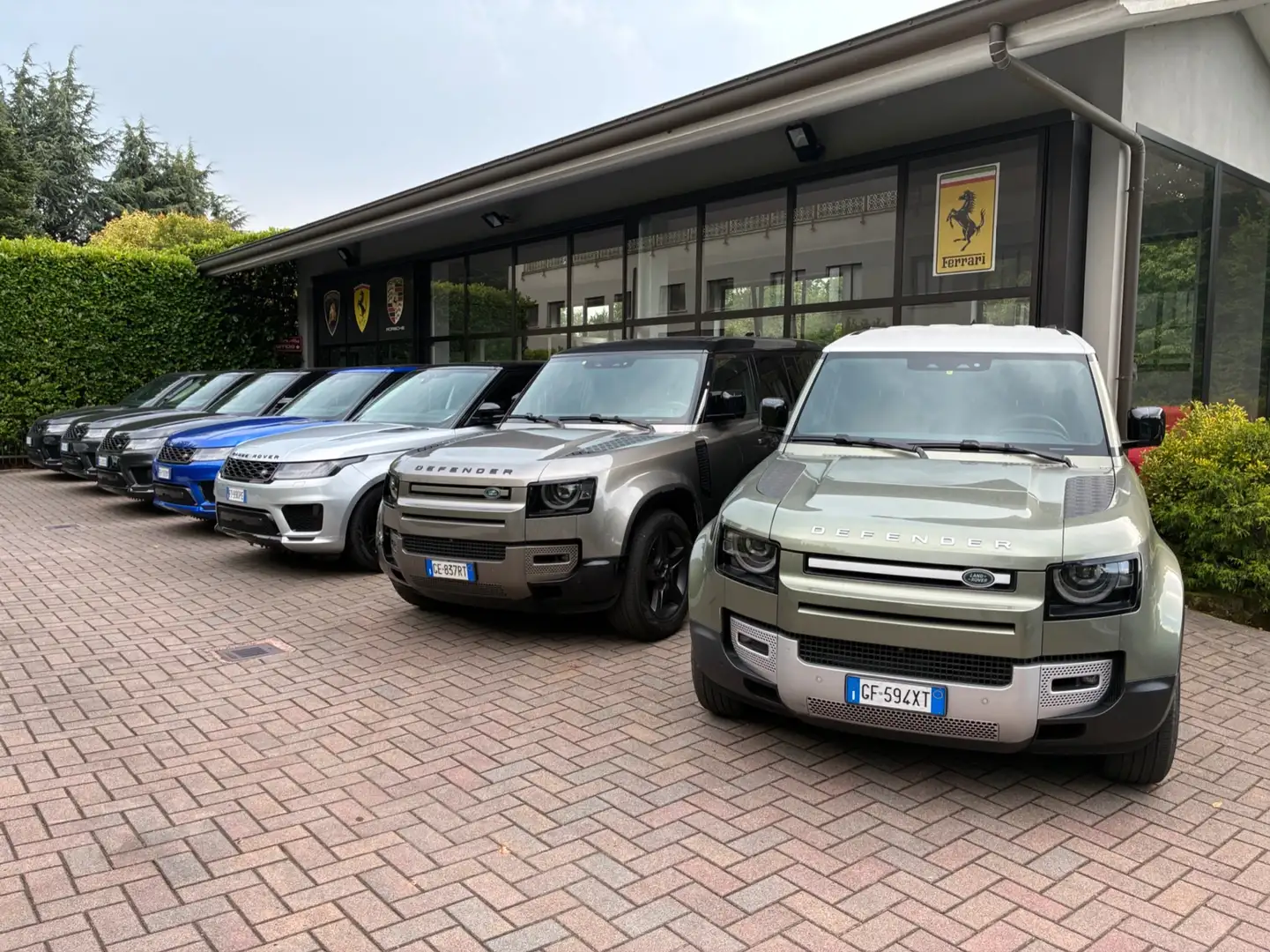 Land Rover Defender Defender VII110 110 3.0d i6 mhev SE awd 250cv auto Verde - 1