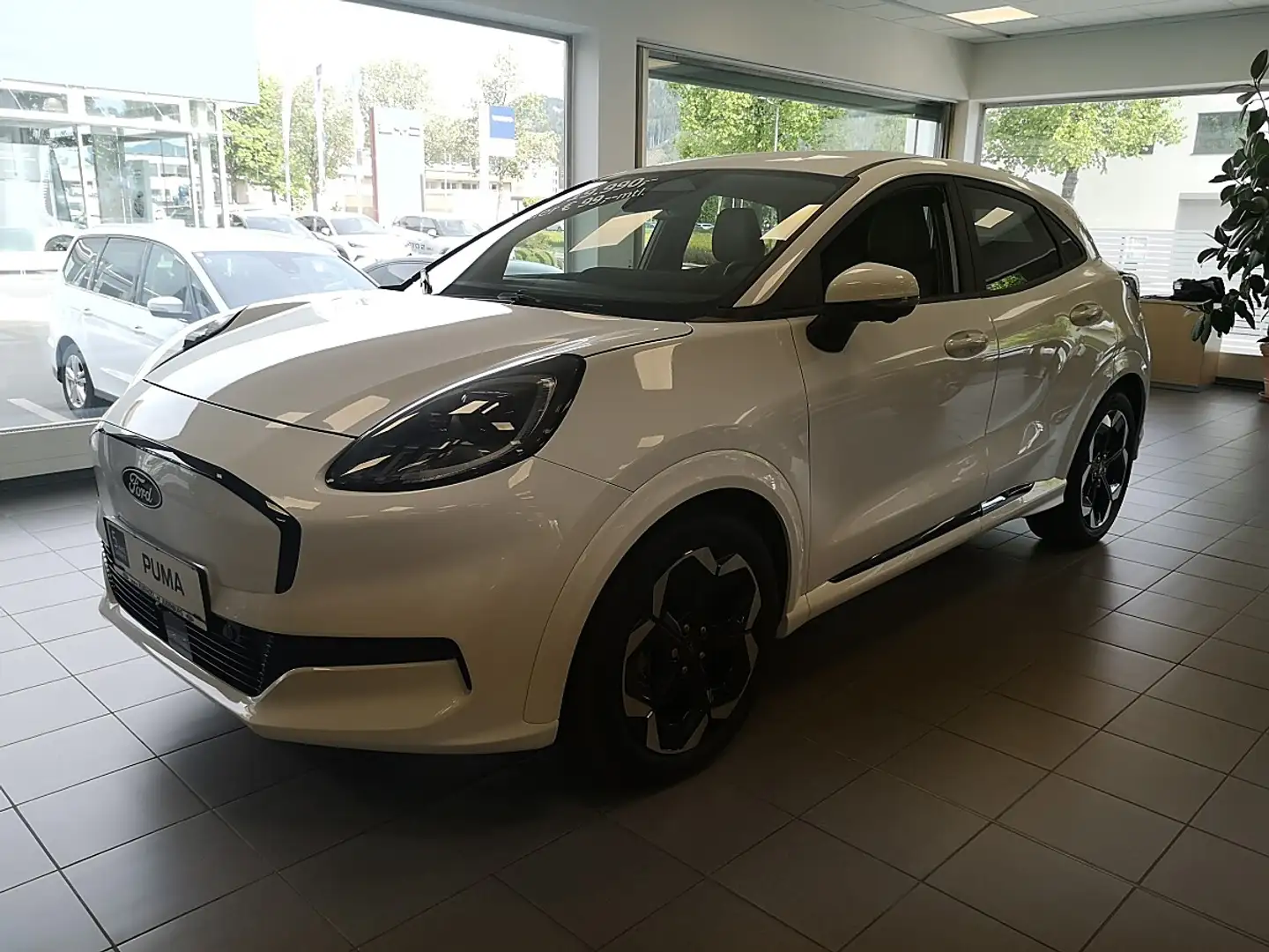 Ford Puma E-Gen 43kWh Premium Weiß - 1