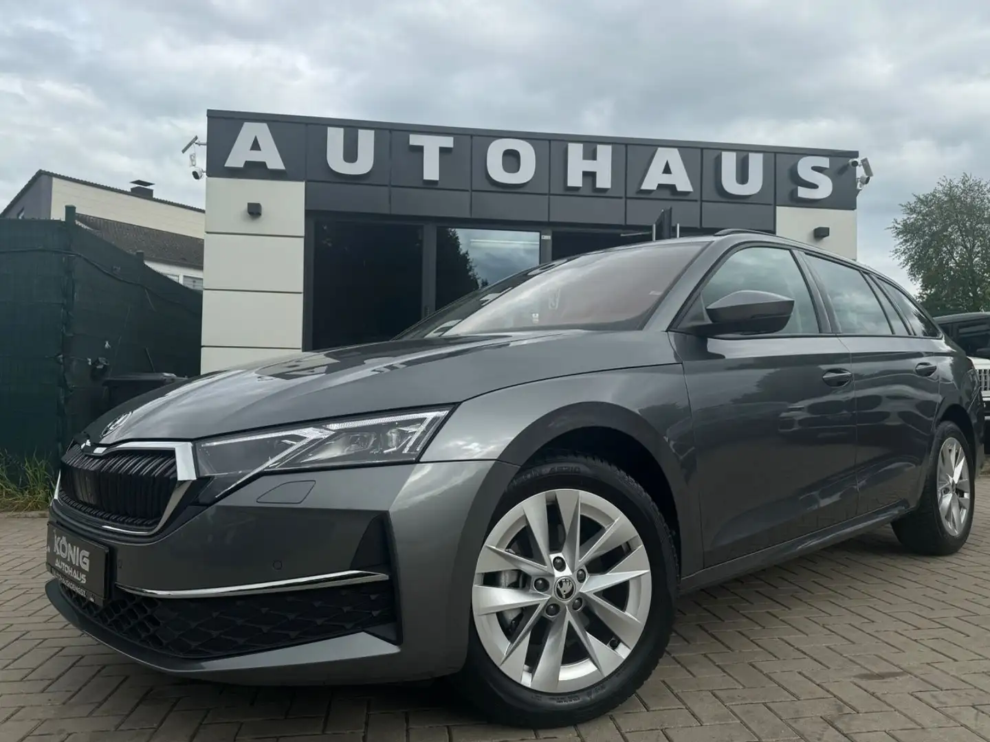 Skoda Octavia Combi 2.0 TDI 110 kW Selection RS-Sportsitze Grau - 1