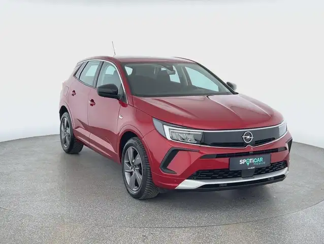 Opel Grandland view 3