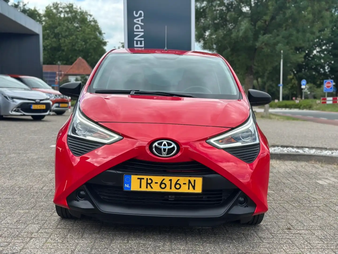 Toyota Aygo 1.0 VVT-I 5-drs x-fun '' Airco - Elektrische ramen Red - 2