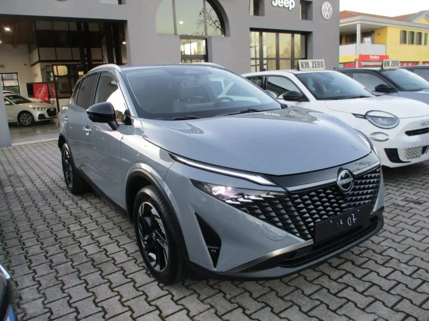 Nissan Qashqai MHEV 158 CV X-Tronik N-Connecta My25 Carplay/360 Gris - 2