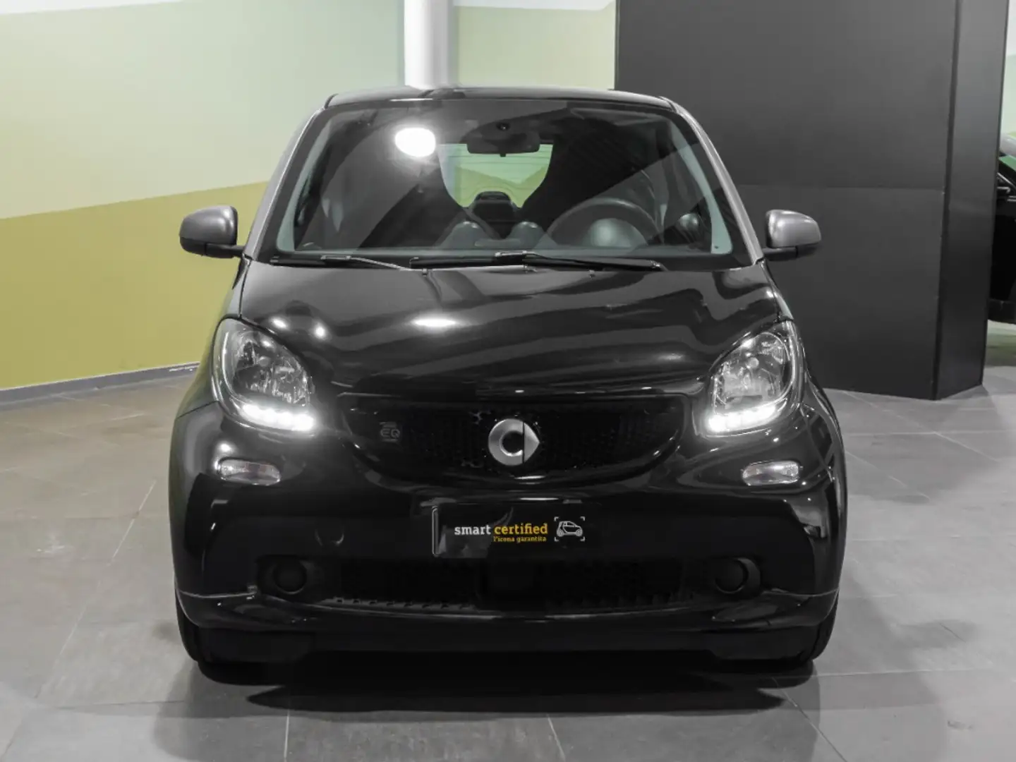 smart forTwo coupe  EQ Passion Black - 2