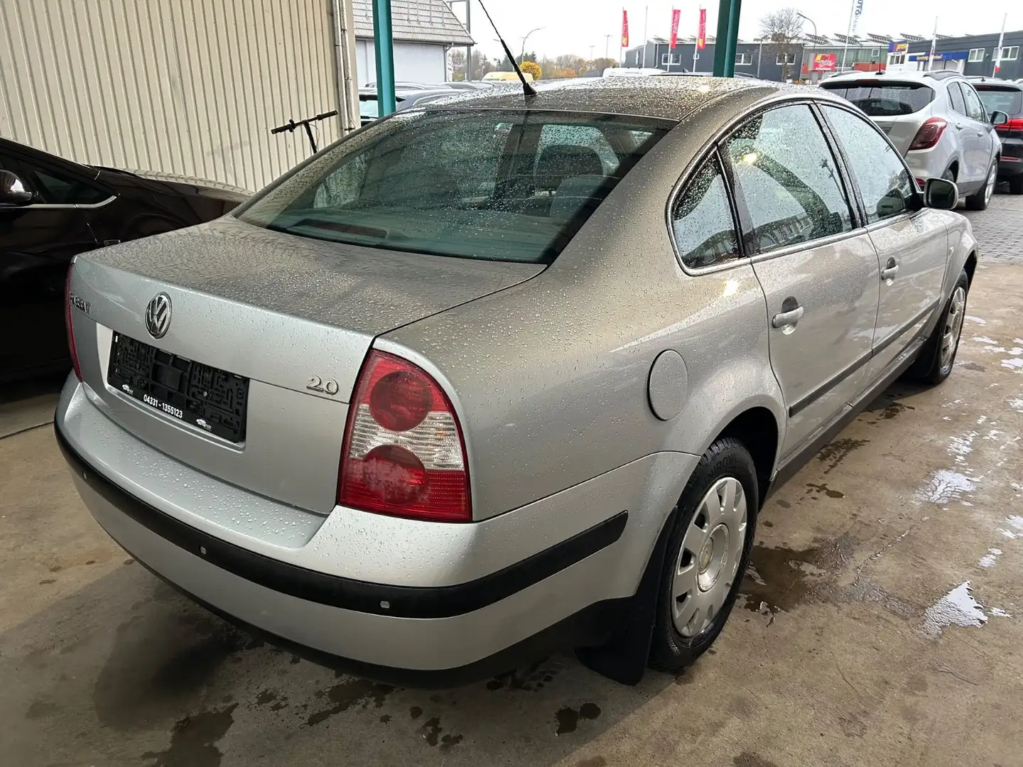 Volkswagen Passat Lim. Comfortline Silber - 2