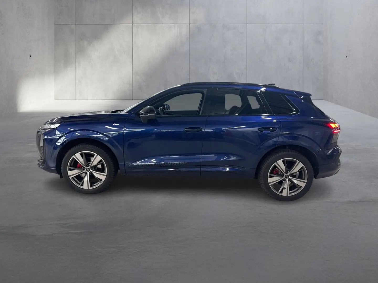 Audi Q3 TFSI 110 kW Blau - 2