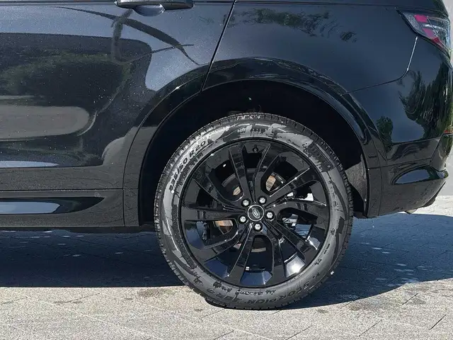 Land Rover Discovery Sport view 9