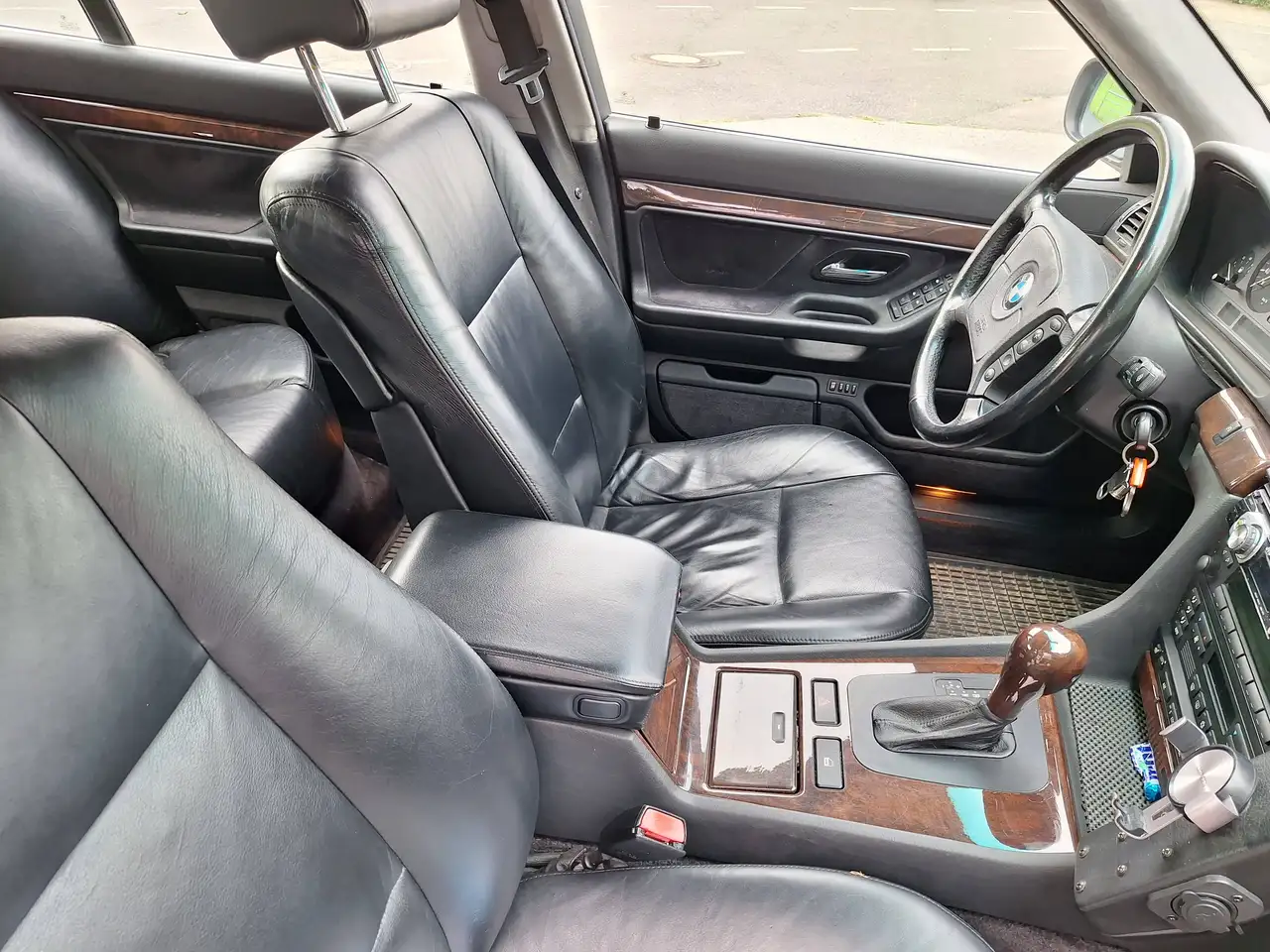 BMW 740i, foto 5