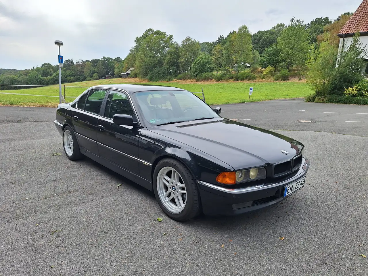BMW 740i, foto 4