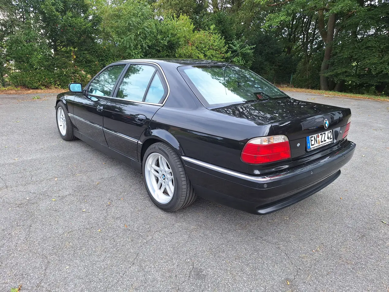 BMW 740i, foto 2