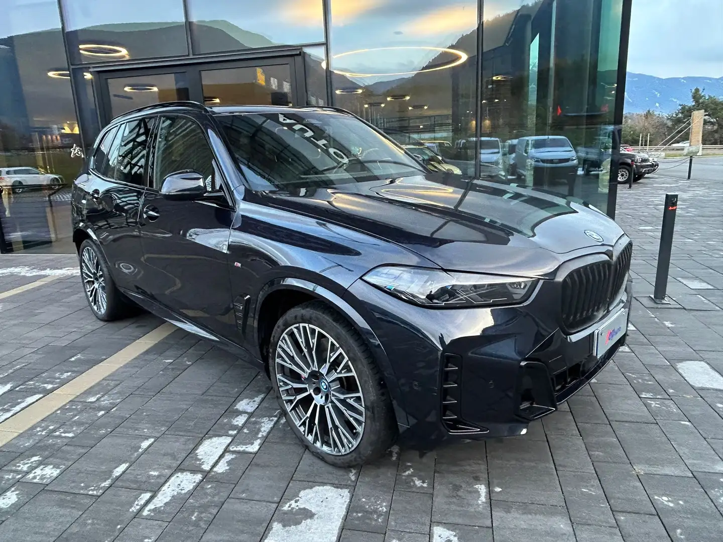 BMW X5 50e MSPORT PRO PLUG IN 22" GANCIO TRAINO Nero - 2