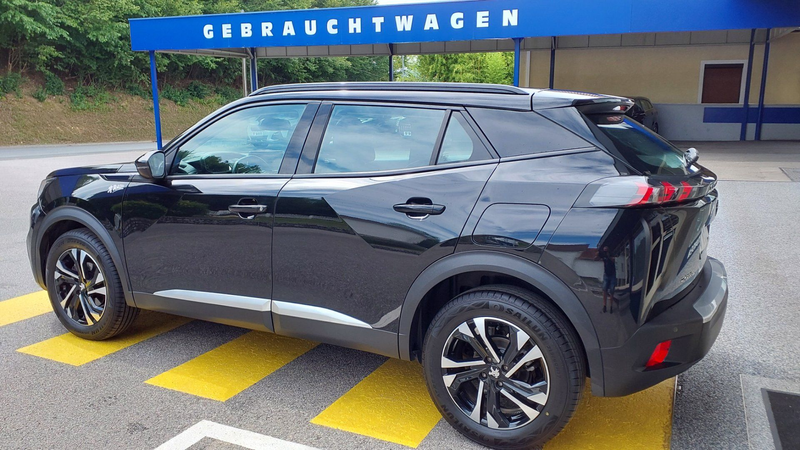 Peugeot 2008 1.5 BlueHDI 100 Allure — photo 8