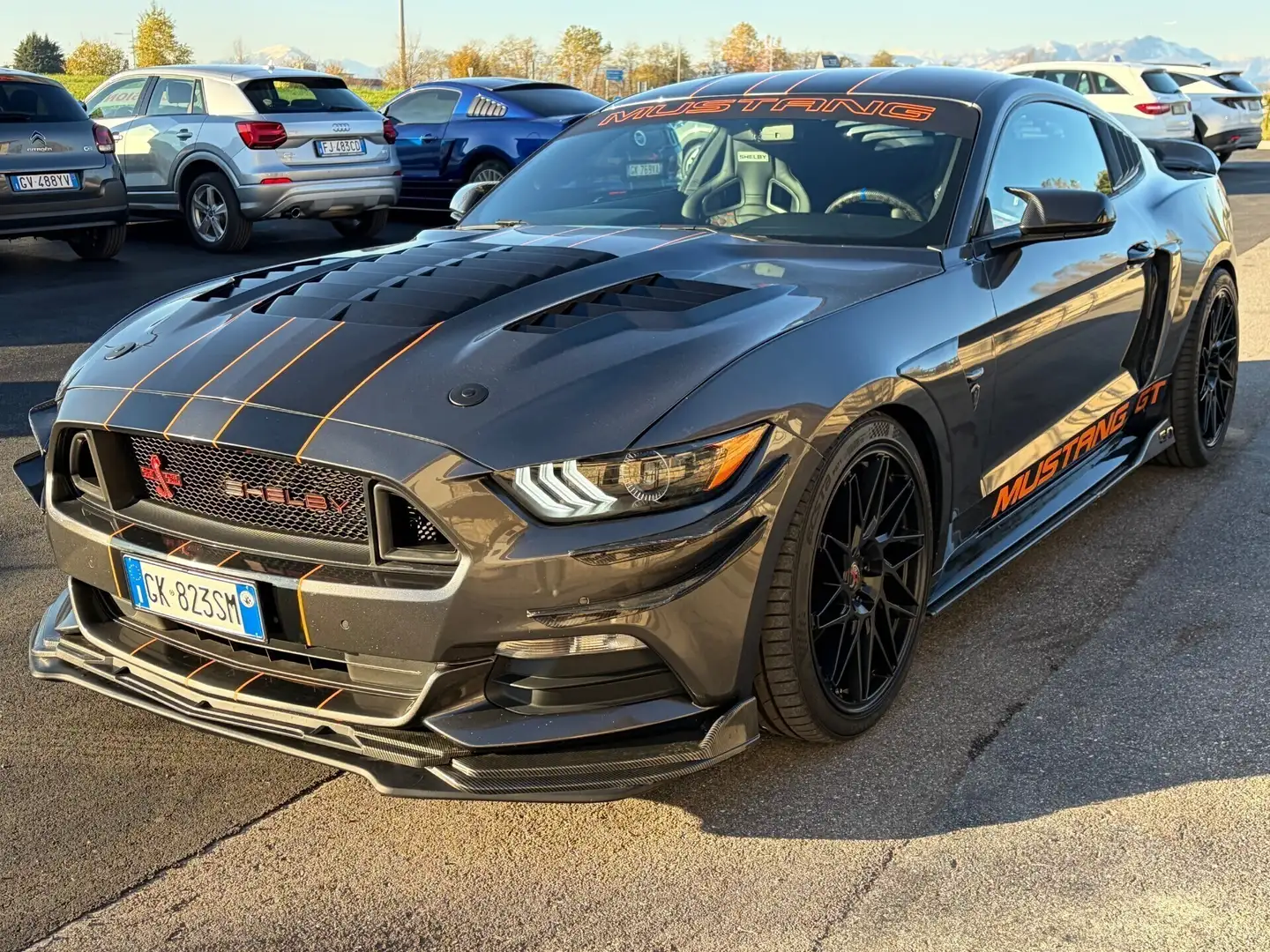 Ford Mustang Mustang 3.7 Allestimento Shelby interno ed esterno Gris - 2