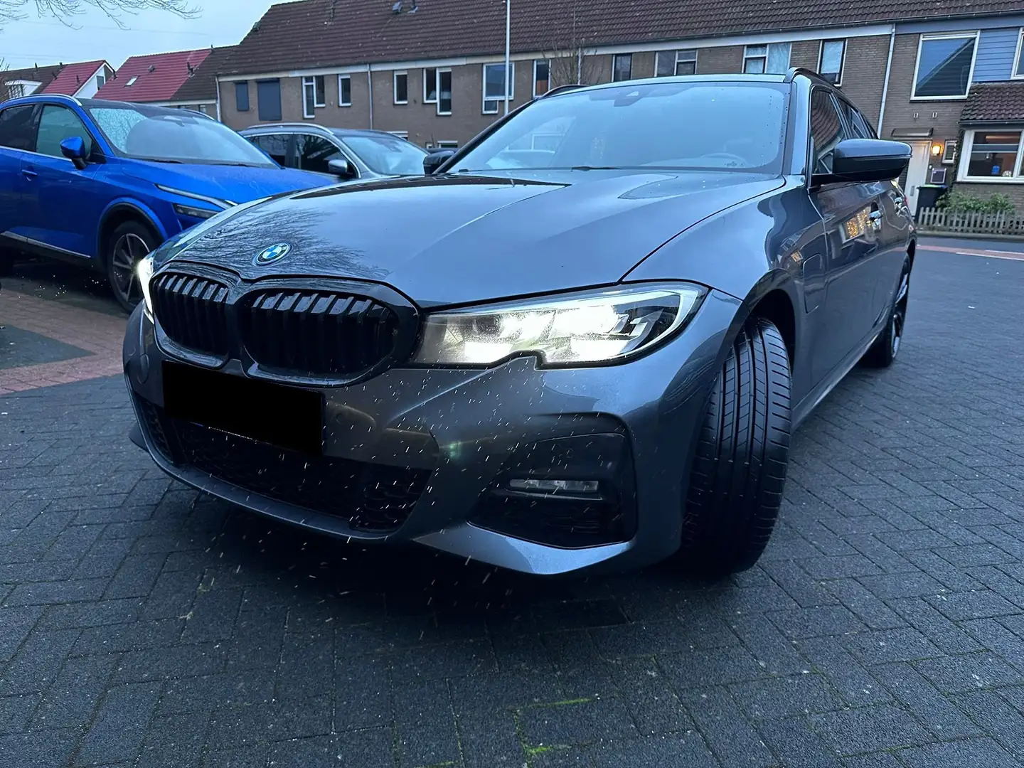 BMW 330 e Xdrive M-pakket Grijs - 1