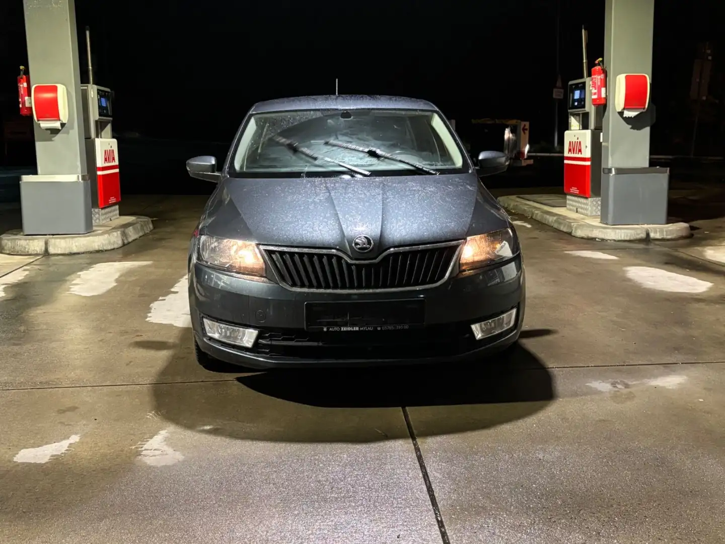 Skoda Rapid/Spaceback 1.4 TDI DSG Spaceback Ambition Grau - 2