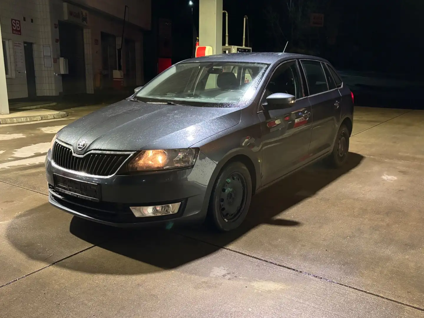 Skoda Rapid/Spaceback 1.4 TDI DSG Spaceback Ambition Grau - 1