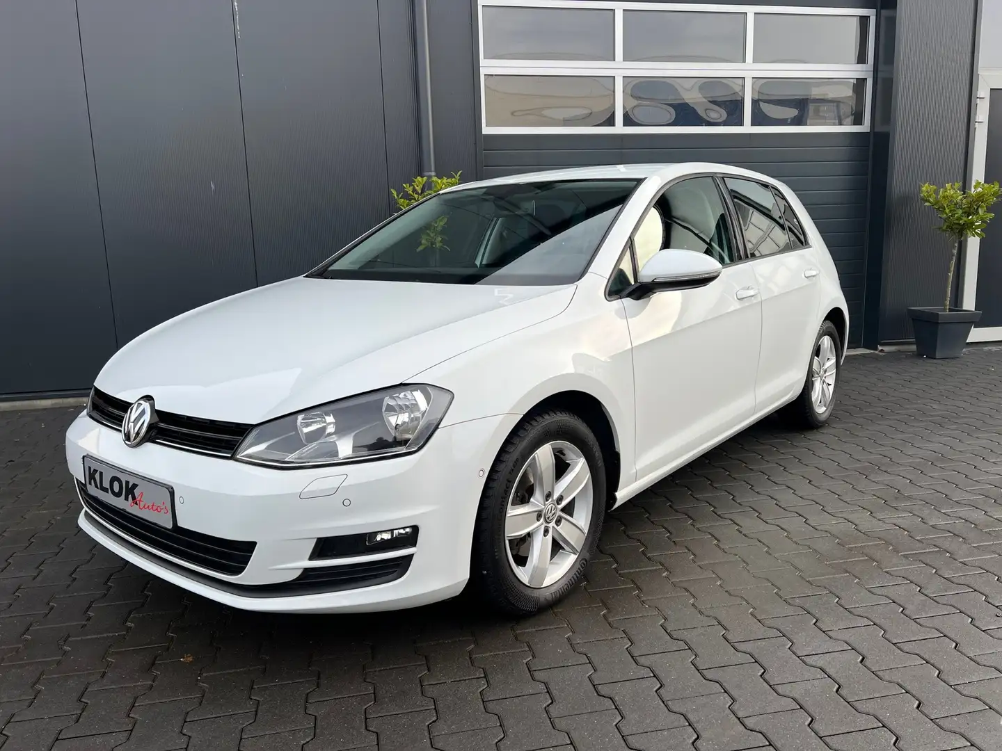 Volkswagen Golf 1.2 TSI CUP Edition Wit - 1