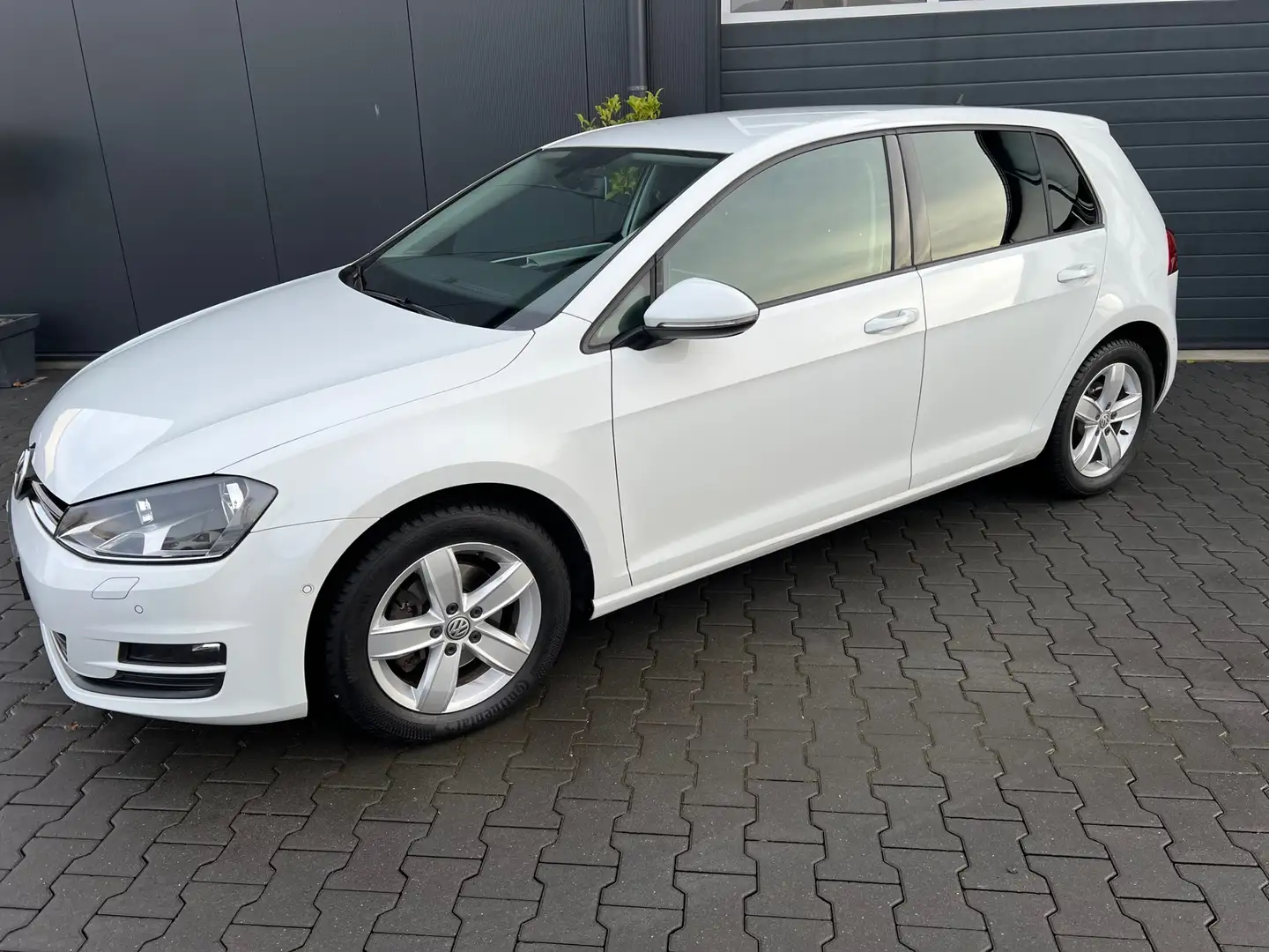 Volkswagen Golf 1.2 TSI CUP Edition Wit - 2